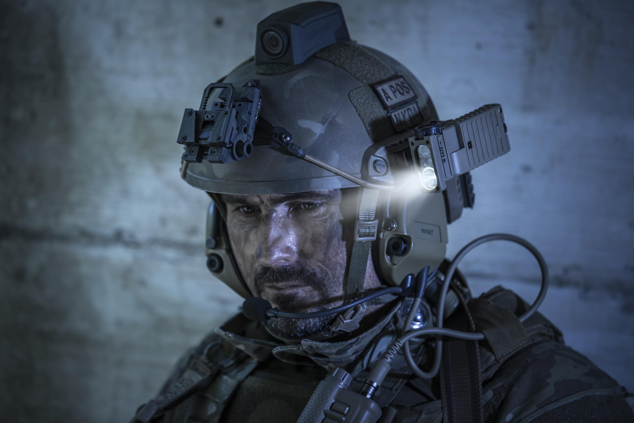 Streamlight 14027 Sidewinder HP Tactical Flashlight - 55 Lumens with White/Blue/IR LEDs, Helmet Mount & Alkaline Batteries (Green) - Perfect for Military, Camping, Hiking & Emergency Use