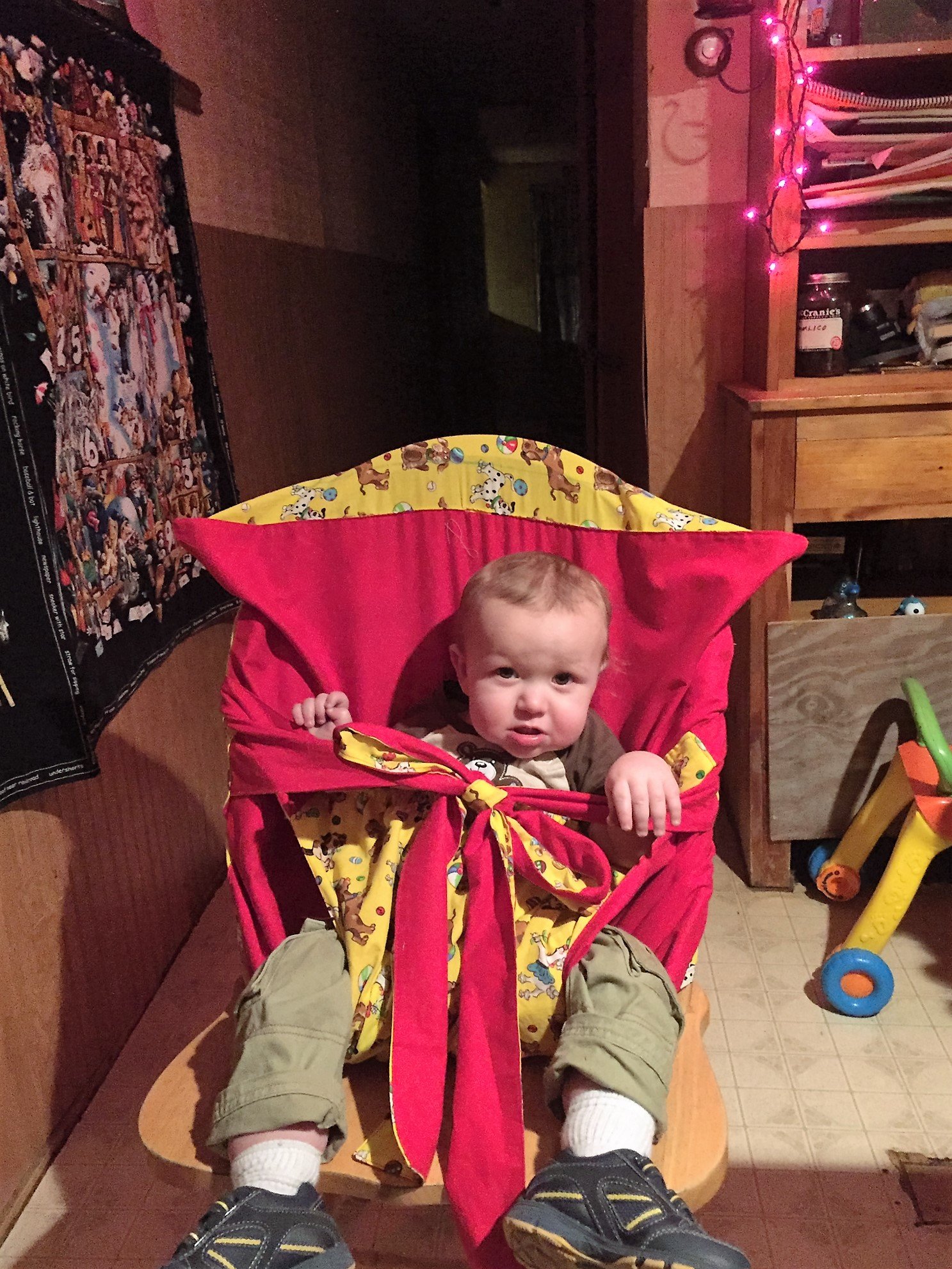 Portable High Chair for Babies & Toddlers - Lightweight, Foldable Travel High Chair for Dining, Camping & Outdoor Use
