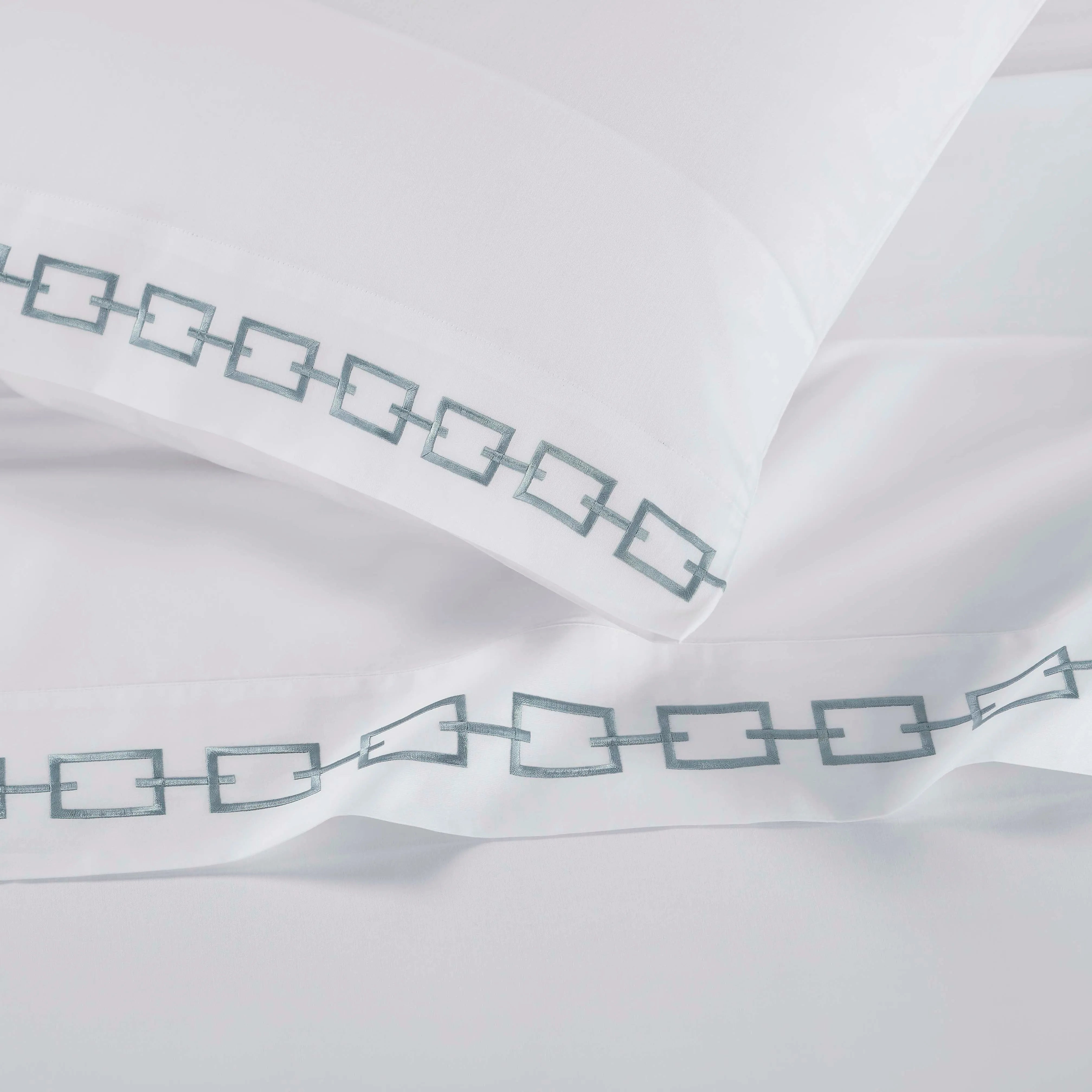 Premium Cotton Embroidered Deep Pocket Bed Sheet Set with Chain Link Design - Soft & Breathable for Queen/King Size Beds - Perfect for Home, Hotel, or Guest Room Decor