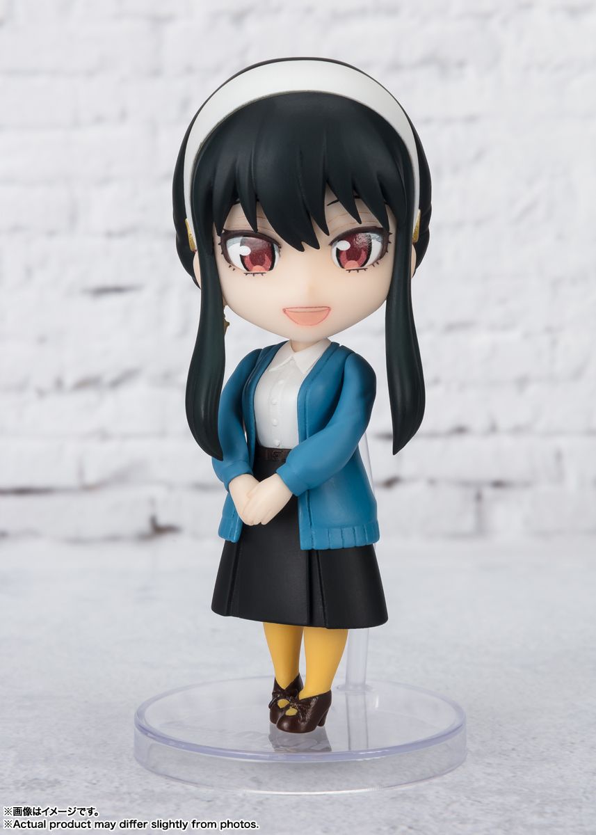 Bandai Figuarts Mini #132 Spy x Family Yor Forger (Odekeke Outfit Ver.) Anime Action Figure - Perfect for Collectors & Display in Home, Office, or Gaming Room