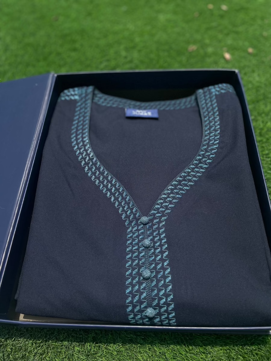 Men's Navy Blue Thobe with Teal Embroidery - 3/4 Sleeve Islamic Prayer Robe for Eid, Ramadan & Mosque Wear - Comfortable Traditional Arabic Dress for Men