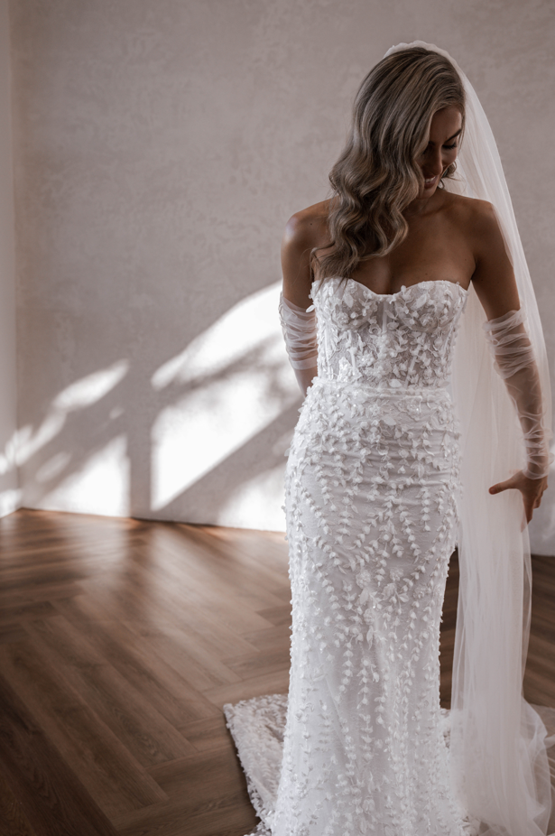 Elegant Tulle Sleeves for Women - Sheer Mesh Long Bell Sleeves for Dresses, Blouses & Costumes - Perfect for Weddings, Parties & Special Occasions