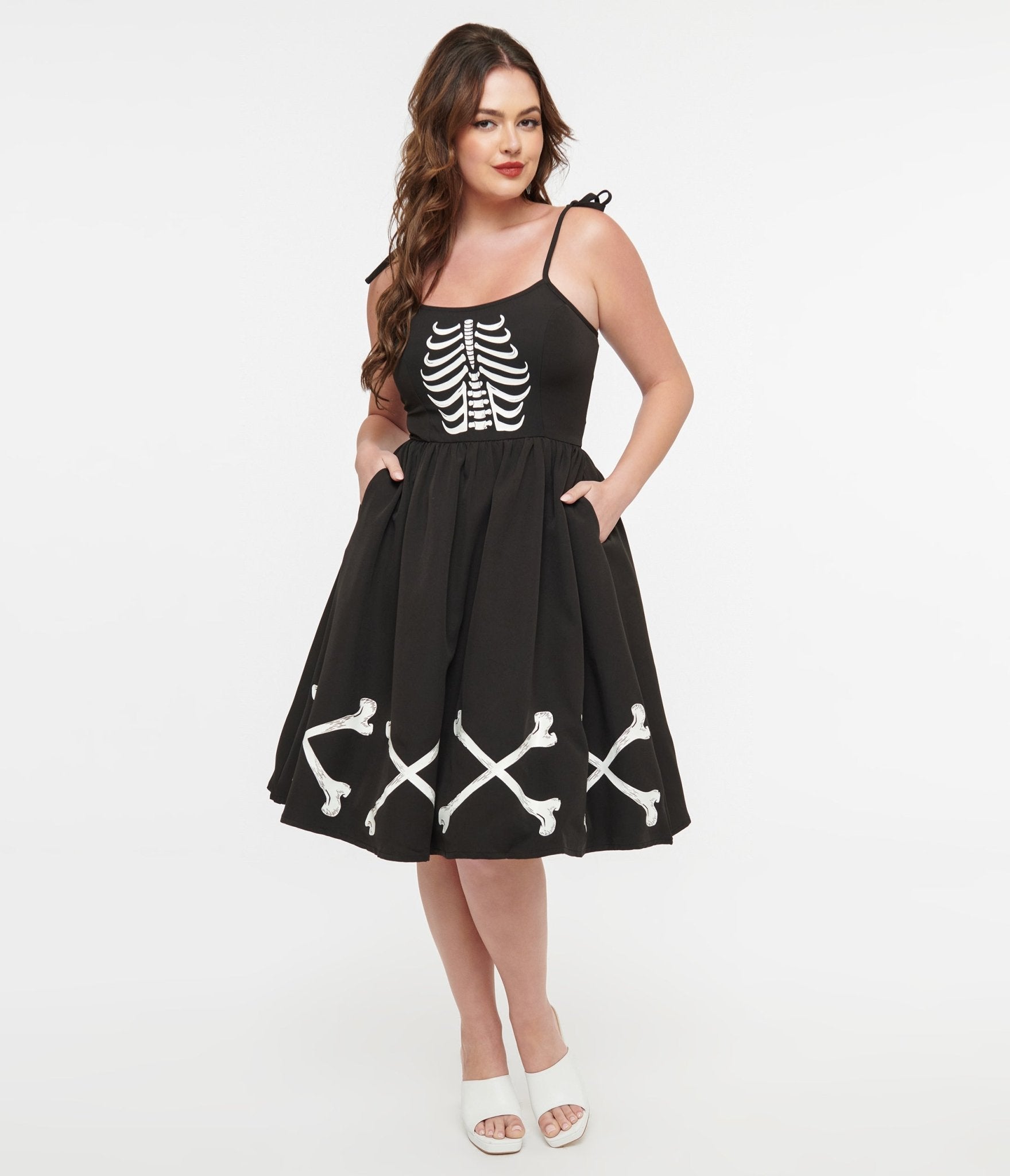 Vintage 1950s Black Swing Dress with Glow-in-the-Dark Skeleton Print - Retro Pinup Style Bobbie Dress for Halloween, Costume Parties & Rockabilly Fashion