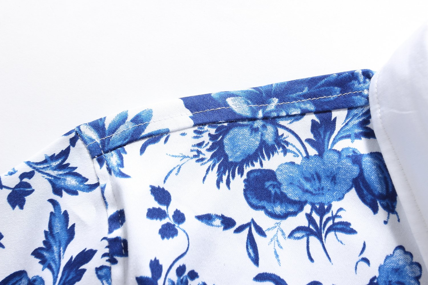 Men's Hawaiian Shirt - Tropical Floral Short Sleeve Casual Button Down Beach Shirt for Summer Vacation, Luau Party & Island Getaway
