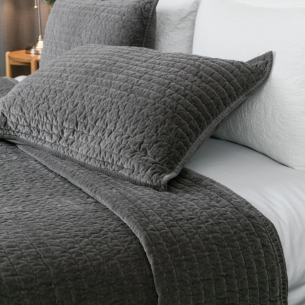 Luxury Velvet Quilt Oversized King Size 108