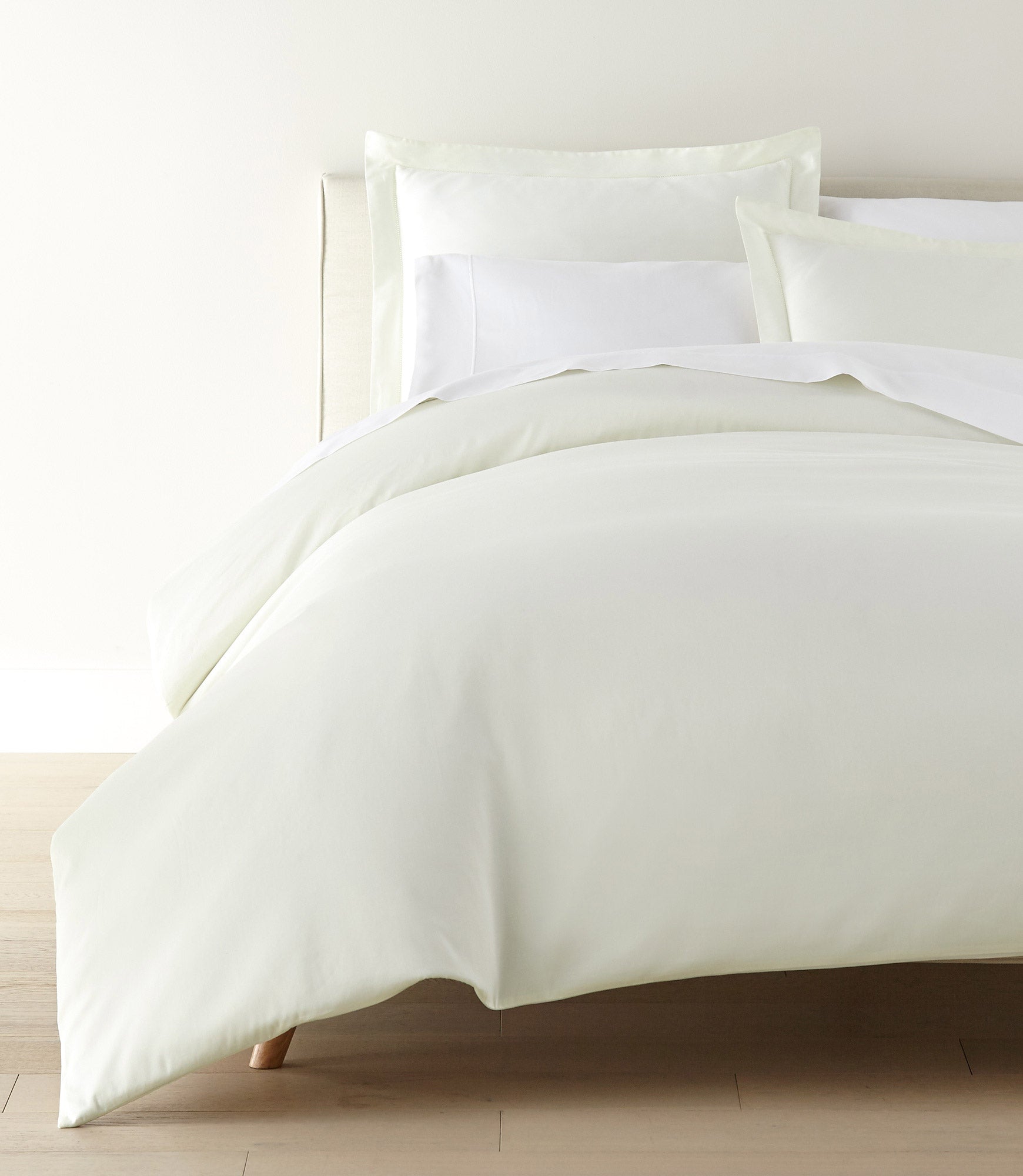 Clara Sateen Duvet Cover Set - Soft & Luxurious 100% Cotton Bedding - Queen Size (Includes Duvet Cover & Pillowcases) - Perfect for Master Bedroom, Guest Room & Hotel Stays
