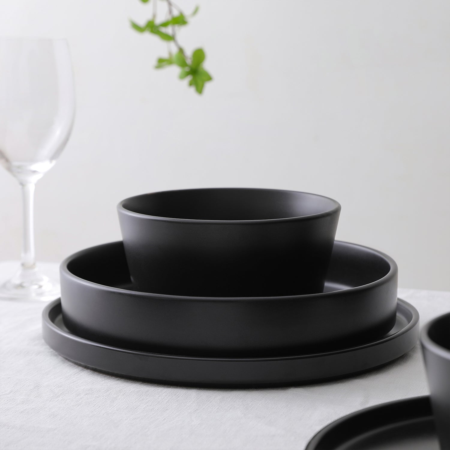 Premium Celina Stoneware Dinnerware Set - 16-Piece Black Ceramic Bowls for Cereal, Soup & Pasta | Elegant Everyday Dining & Entertaining Tableware