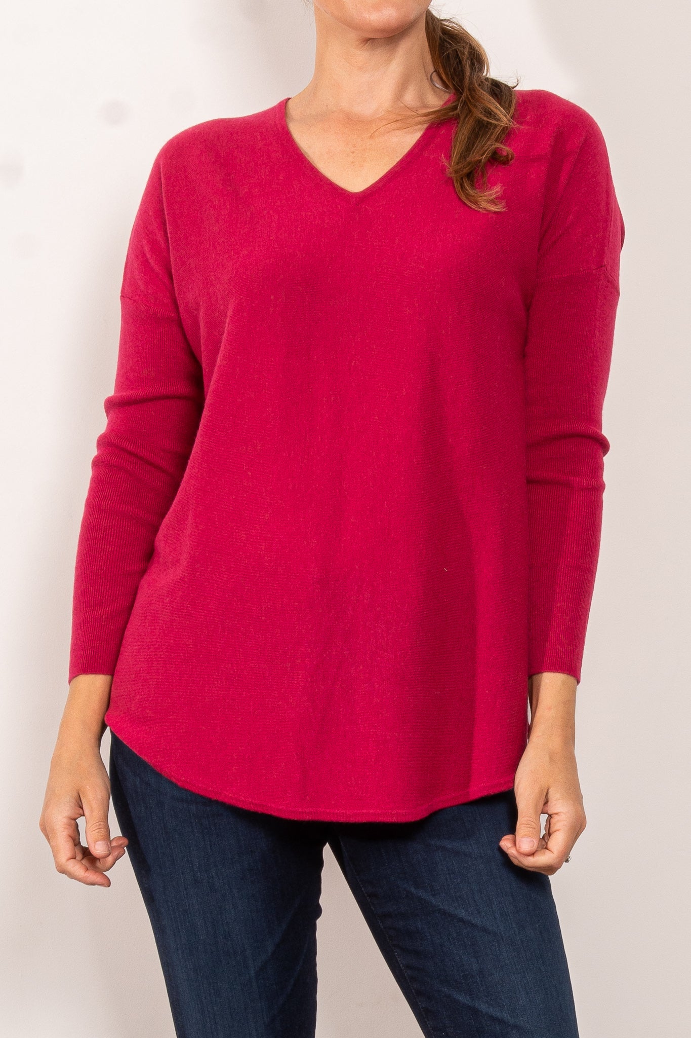 Bridge & Lord Women's Curved Hem V-Neck Jumper Sweater - Soft Knit Pullover for Casual Wear & Office Outfits