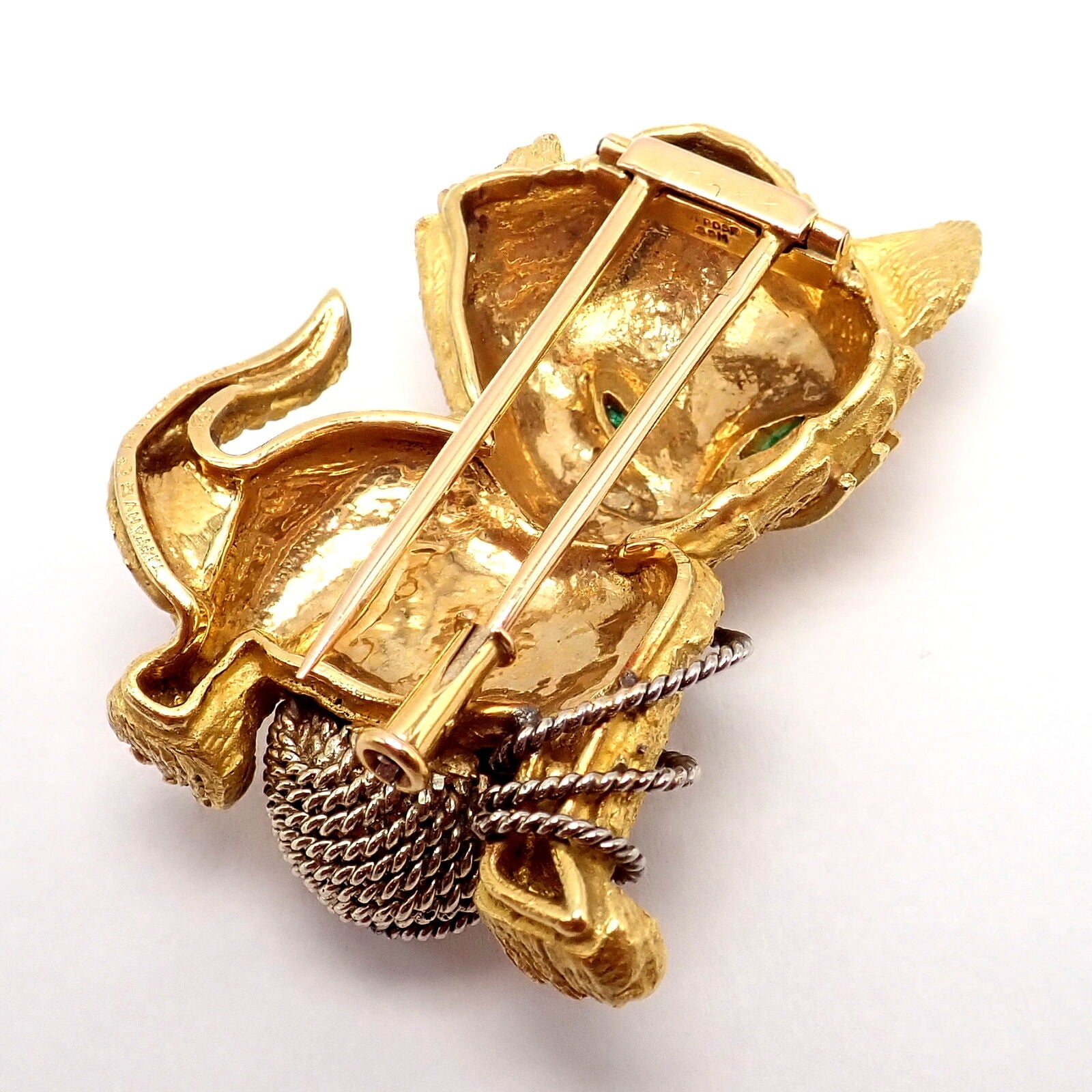 Vintage Tiffany & Co. France 20k Yellow Gold Ruby Emerald Cat Brooch Pin - Elegant Collectible Jewelry for Special Occasions & Gift Giving