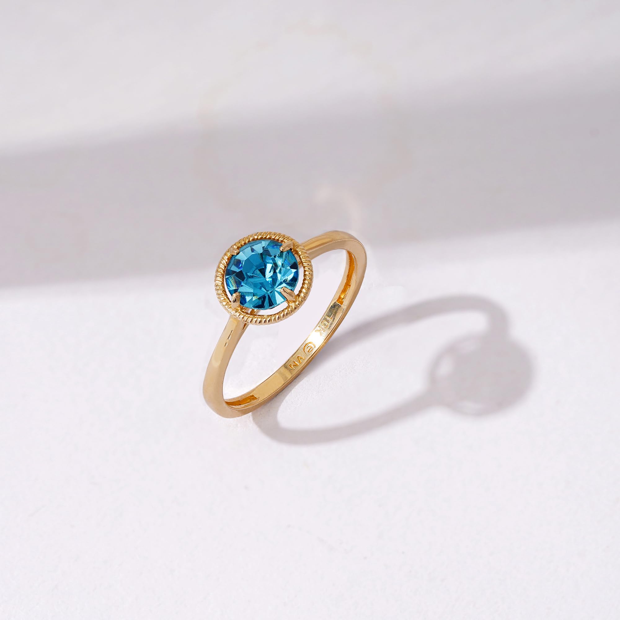 Amazon Essentials 10k Gold March Birthstone Ring with Imported Crystals - Elegant Aquamarine Jewelry Gift for Women, Perfect for Birthdays, Anniversaries & Special Occasions