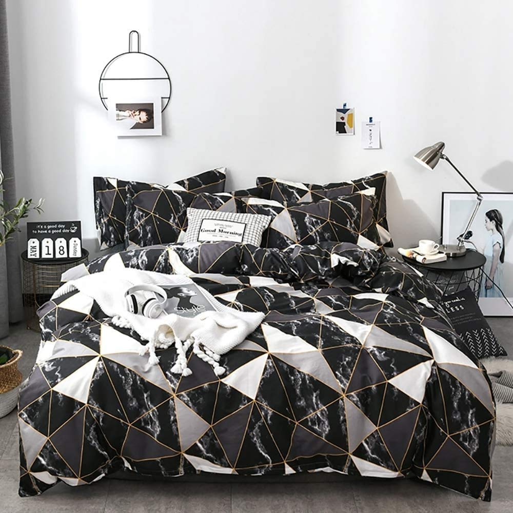 KAREVER Black Marble Comforter Set King Size - Geometric Triangle Pattern Down Alternative Bedding - Breathable Luxury Blanket for Men & Women - Perfect for Modern Bedrooms & Guest Rooms