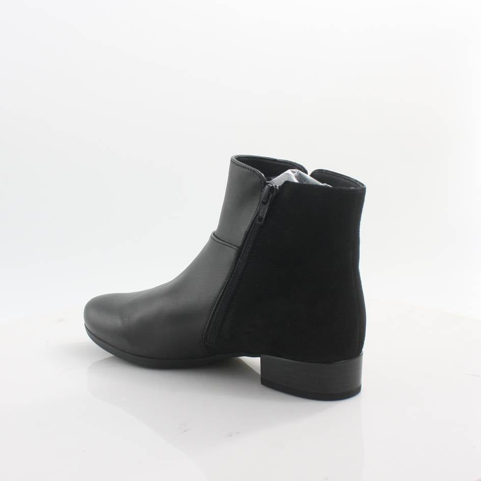 GABOR 24 Women's Comfortable Casual Shoes - Stylish & Lightweight for Everyday Wear | Perfect for Walking, Office & Travel