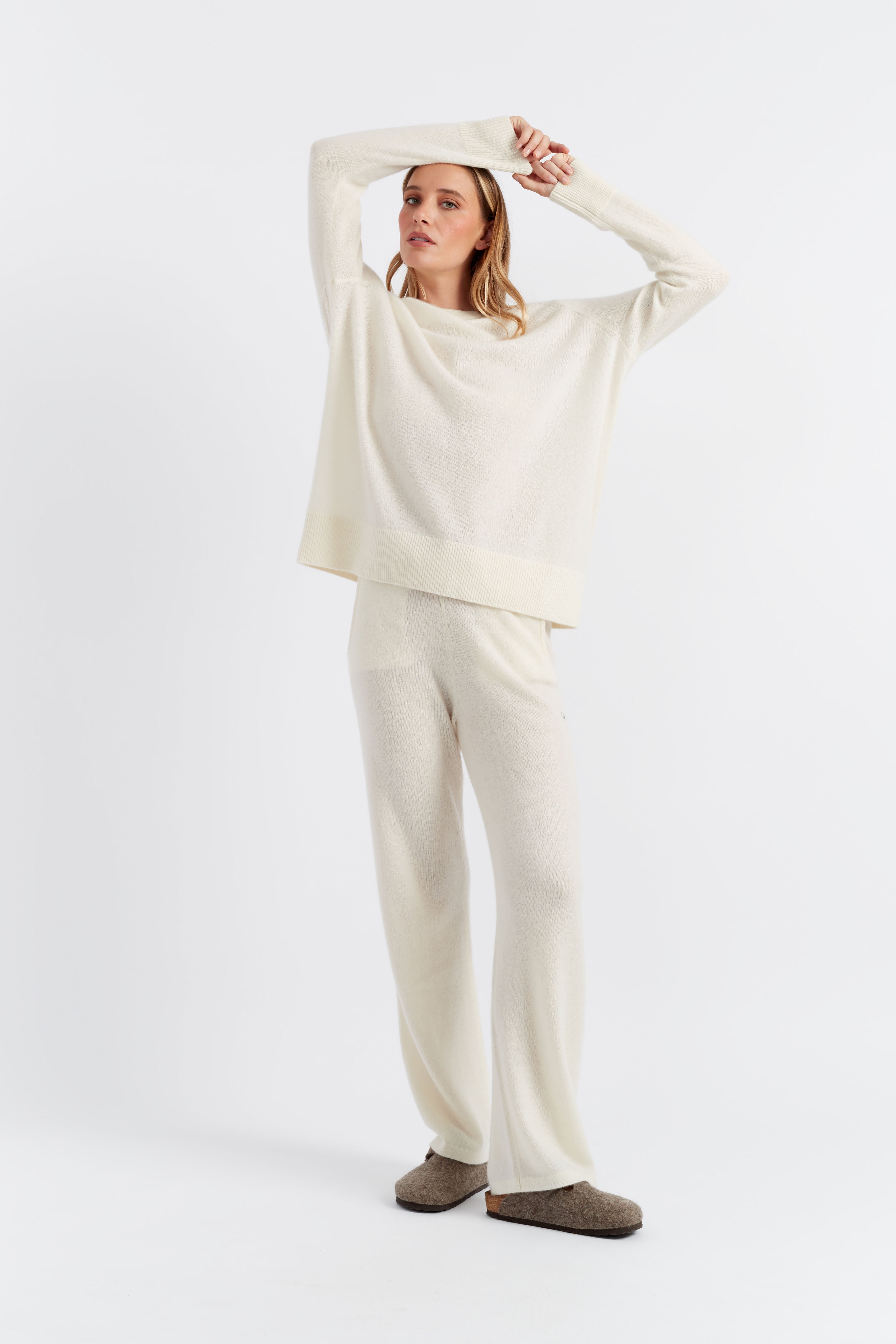 Soft & Cozy Cream Cloud Cashmere Slouchy Sweater for Women | Warm Oversized Pullover | Perfect for Fall & Winter Layering, Casual Outfits & Relaxing at Home