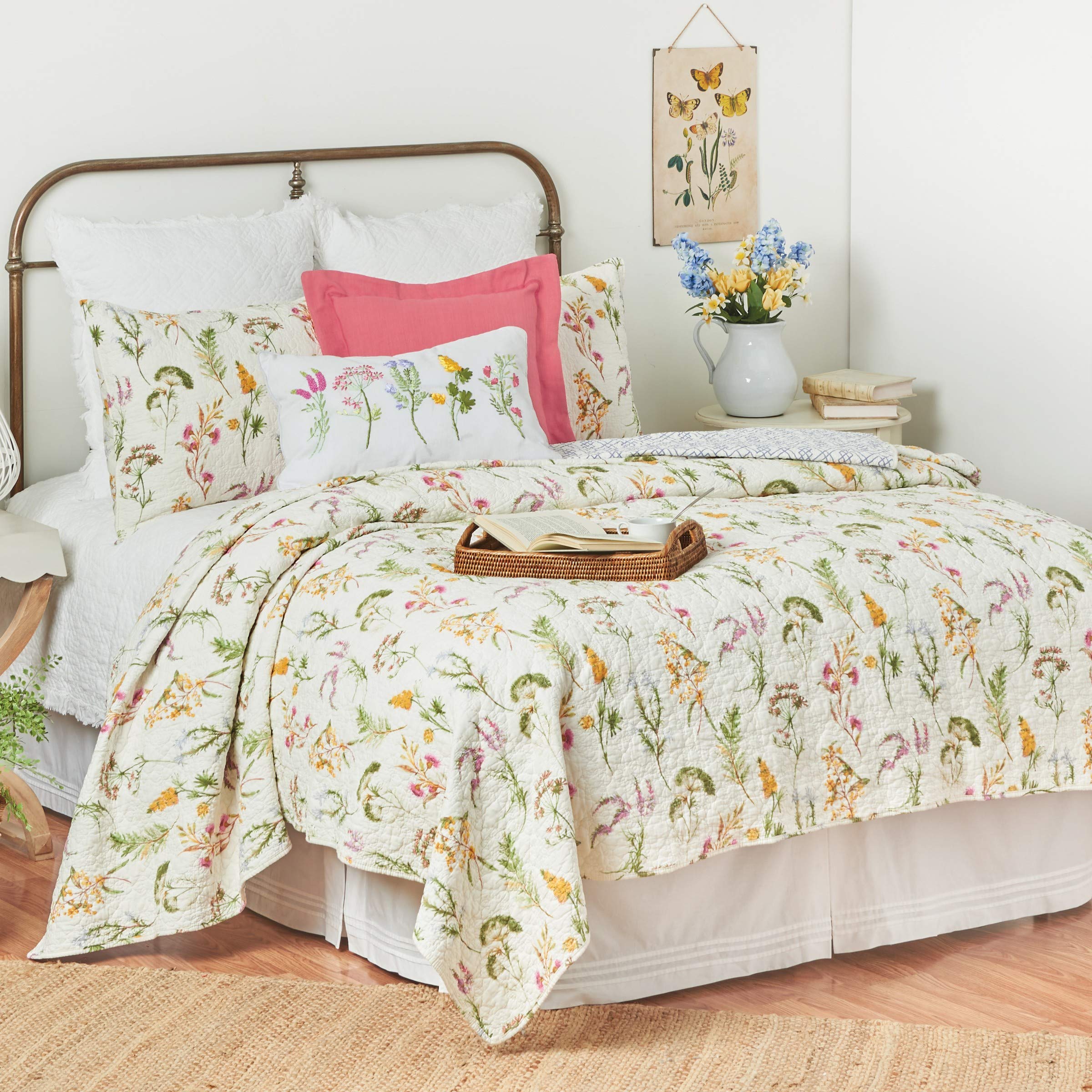 C&F Home Genevieve Floral King Cotton Quilt Set - Reversible 3-Piece Bedding with Spring Flower Garden Design, Machine Washable, White - Perfect for Master Bedroom, Guest Room & Cozy Home Decor
