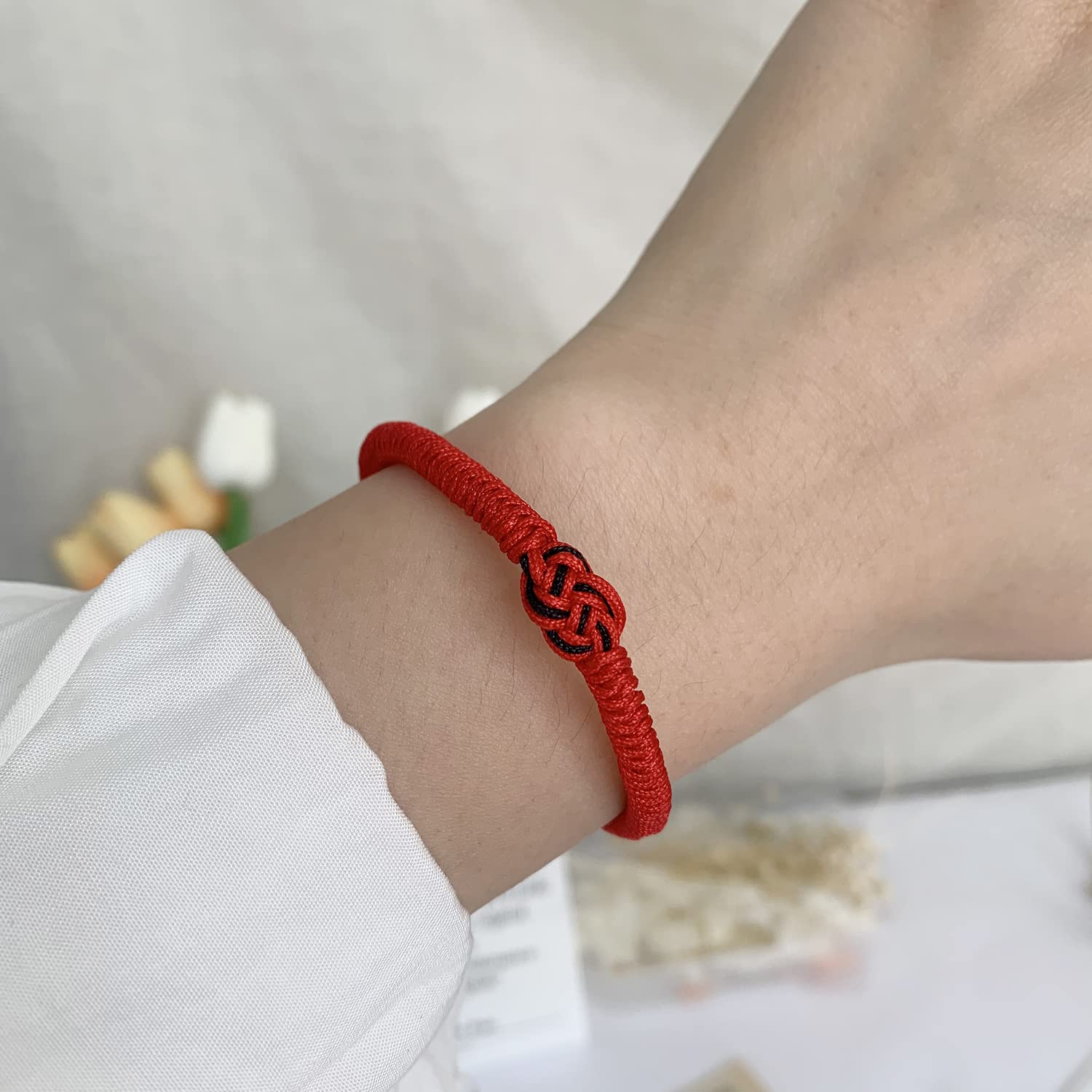 RINHOO Adjustable Red String Bracelet - Vajra Knot Good Luck Protection Bracelet for Couples, Friends, Family, Women & Men | Perfect for Gifts, Meditation & Spiritual Protection