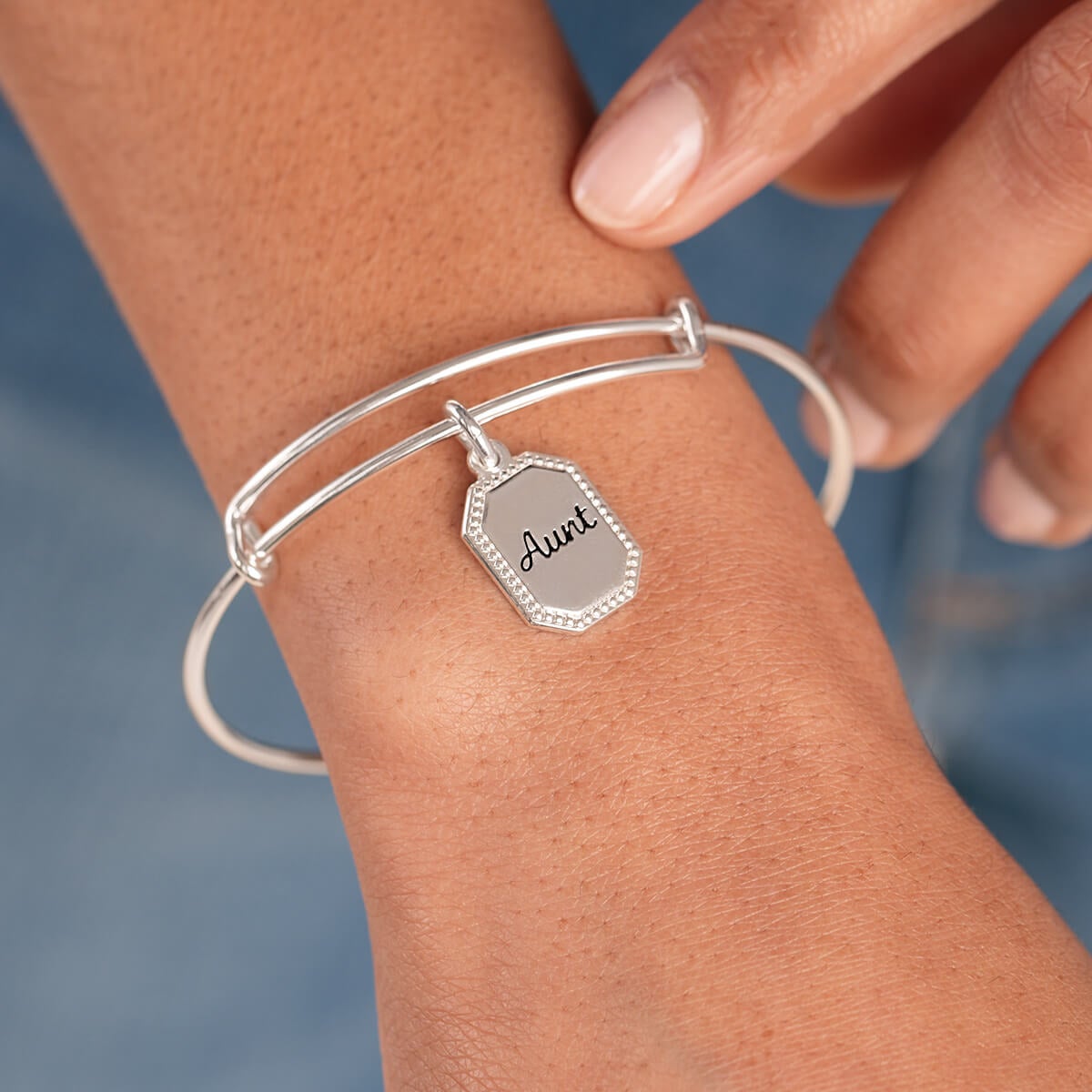 Trusting Guide Charm Bangle - Elegant Inspirational Jewelry for Women - Perfect Gift for Aunts, Sisters & Loved Ones | Ideal for Birthdays, Anniversaries & Special Occasions