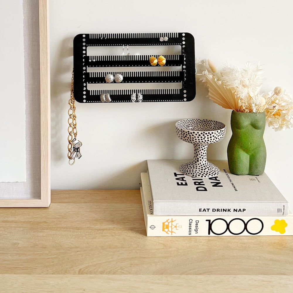 Mini Metal Jewelry Stand - Black | Compact & Easy Drop Design for Necklaces, Bracelets & Earrings | Perfect for Display & Organizing Jewelry at Home or Store