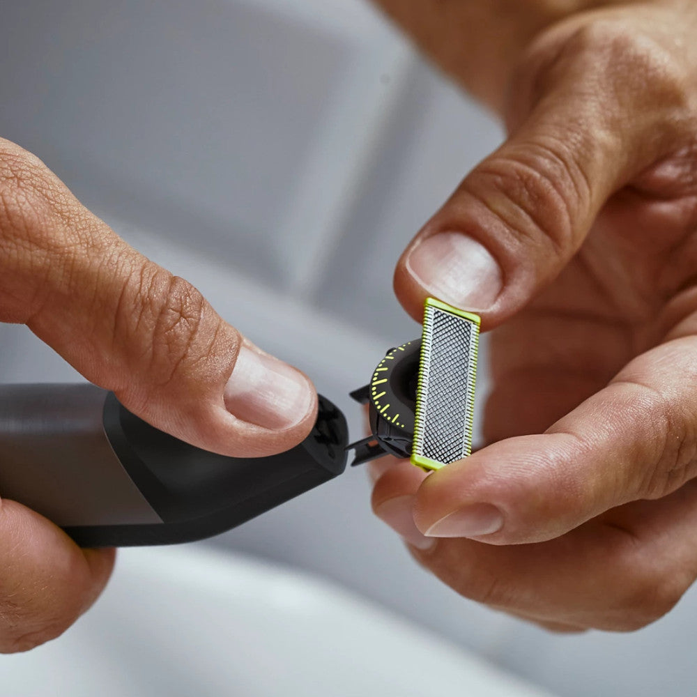 PHILIPS QP6551/15 OneBlade Pro 360 Face & Body Trimmer - Waterproof Multi-Groomer for Men's Shaving, Beard & Body Hair Trimming - Perfect for Travel, Gym & Home Use