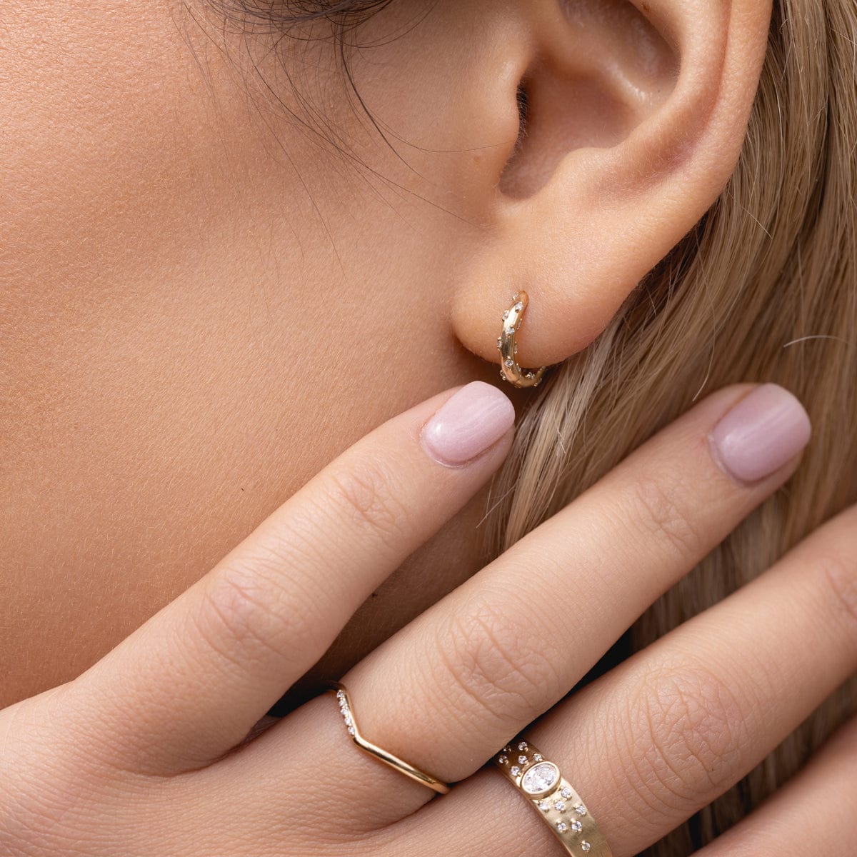 Starry Diamond Huggie Earrings for Women - Dainty Gold Hoop Earrings for Everyday Wear, Gift for Her, Perfect for Parties & Date Nights