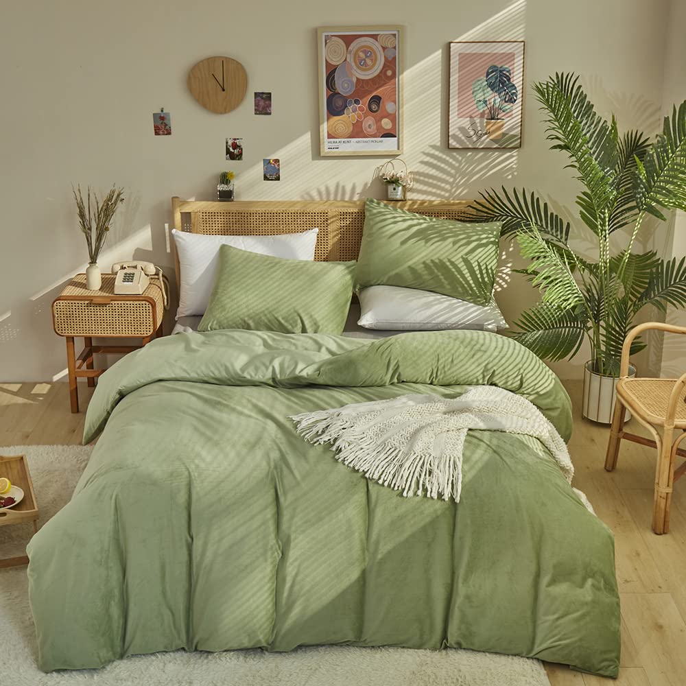 CLOTHKNOW 3-Piece Full Size Comforter Set - Soft Velvet Sage Green Bedding with 2 Pillowcases | Cozy Fluffy Duvet Cover for Winter Warmth & Bedroom Decor