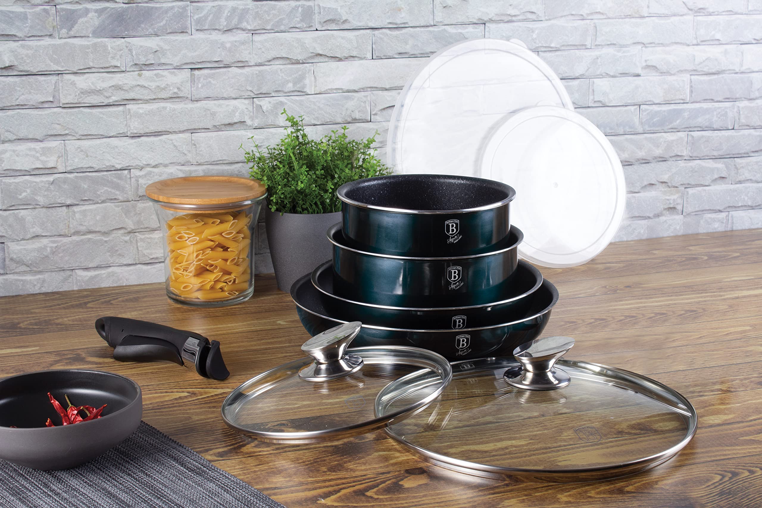 Berlinger Haus 9-Piece Nonstick Cookware Set with Detachable Ergonomic Handles & Glass Lids - Pots and Pans for Everyday Cooking, Frying, Boiling & Sauteing - Perfect for Home Chefs & Professional Kitchens