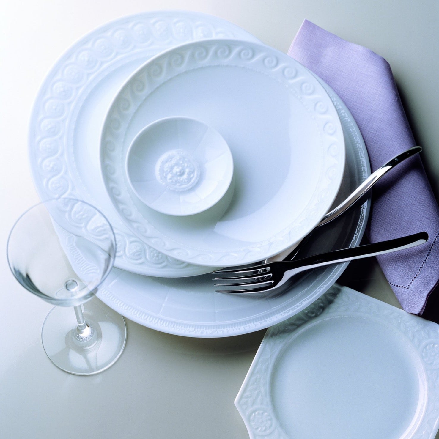Louvre Salad Plate - Elegant Decorative Dinnerware for Fine Dining, Entertaining & Home Decor | Perfect for Salads, Appetizers, Desserts & Special Occasions