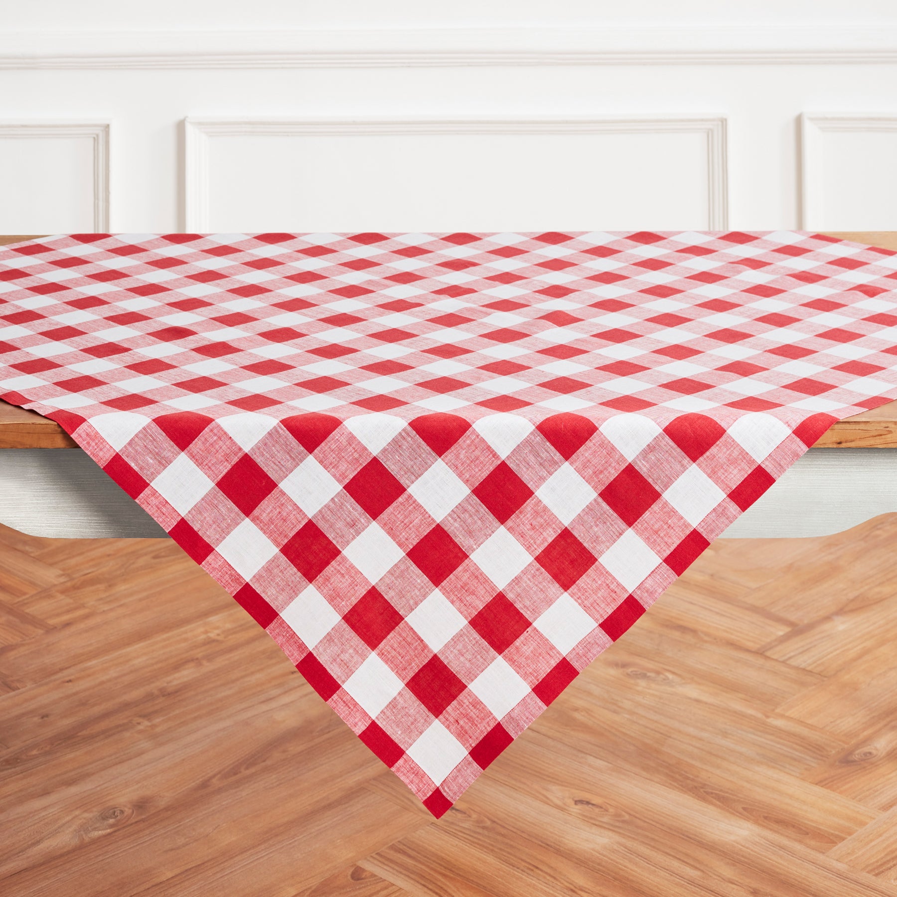Buffalo Check Table Throw - Soft & Stylish Plaid Table Cover for Dining Room, Kitchen, or Outdoor Picnic - Perfect for Holiday Decor & Cozy Gatherings