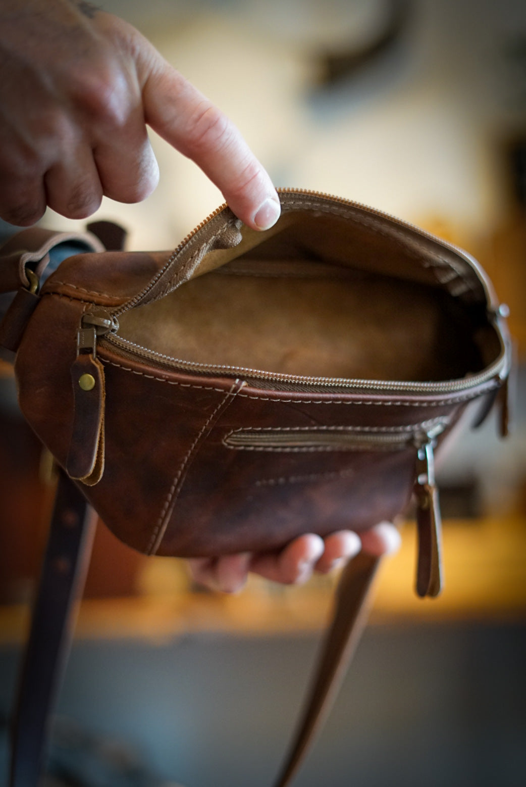 Hardtimes Brown Fanny Pack - Waist Bag for Travel, Hiking & Running - Hands-Free Crossbody Bum Bag for Men & Women