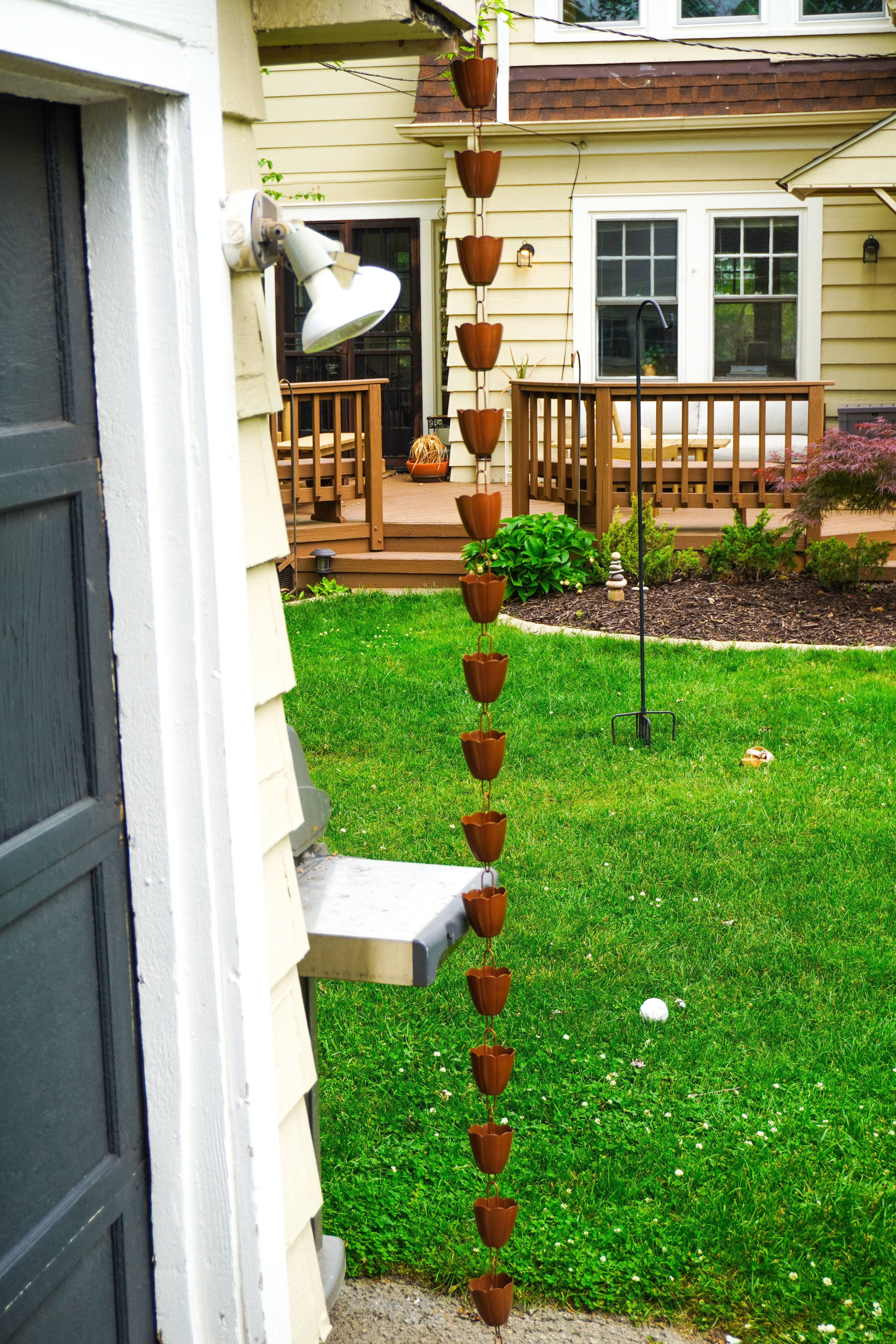 Scallop Cup Rain Chain - Decorative Garden Gutter Downspout for Water Drainage | Perfect for Outdoor Patio, Yard, and Roof Runoff