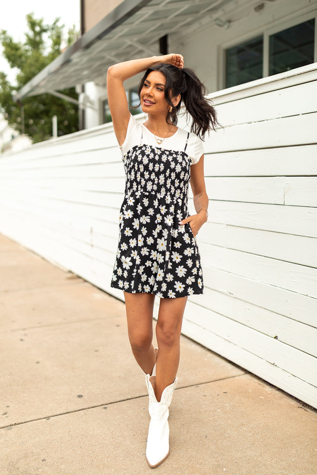 Black Daisy Romper for Women - Floral Print Summer Jumpsuit, Casual & Boho Style - Perfect for Beach, Vacation, and Outdoor Activities