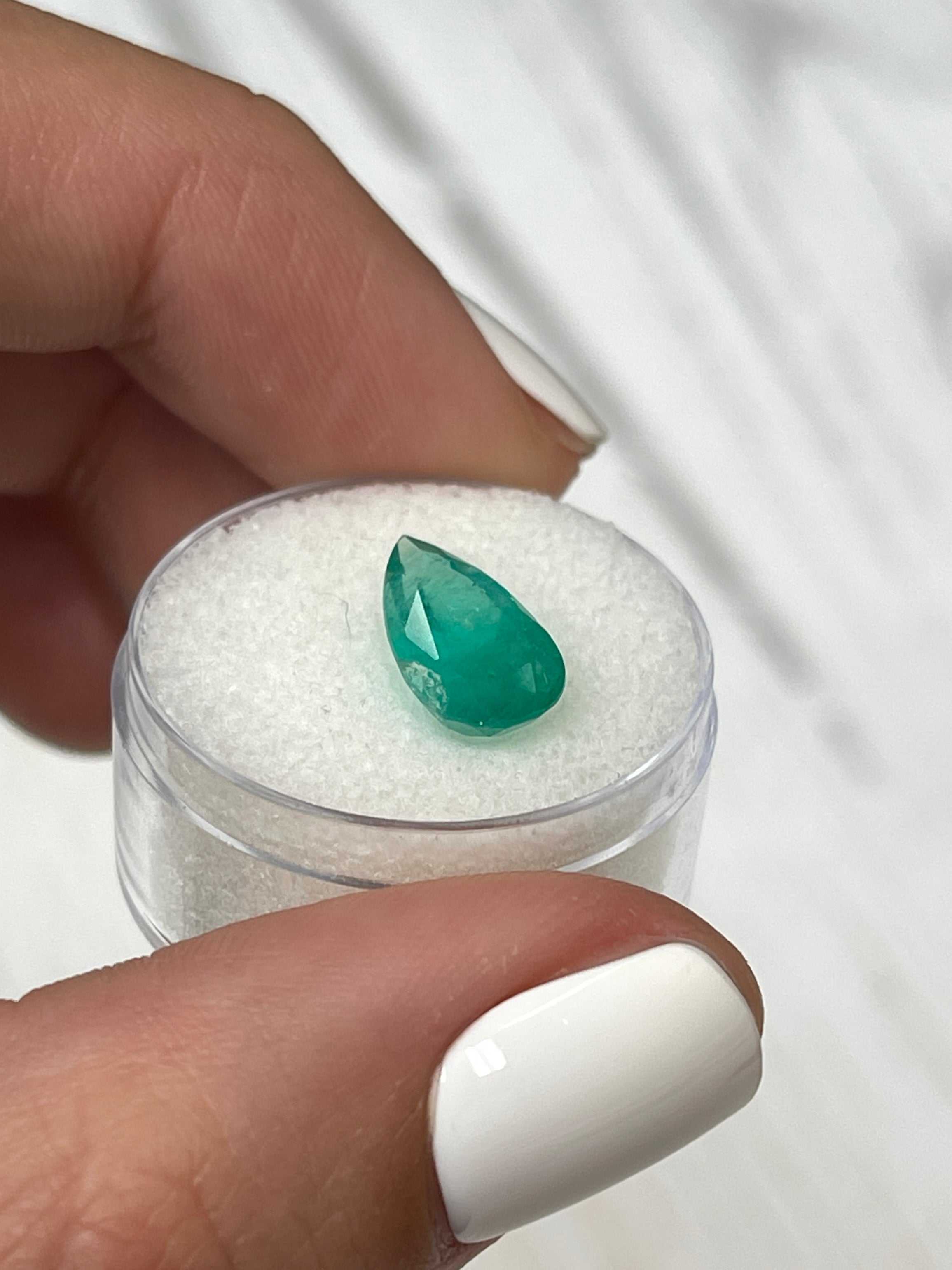 2.81 Carat Natural Colombian Emerald Pear Cut Loose Gemstone - 12.9x7.6mm Vivid Green for Jewelry Making & Engagement Rings