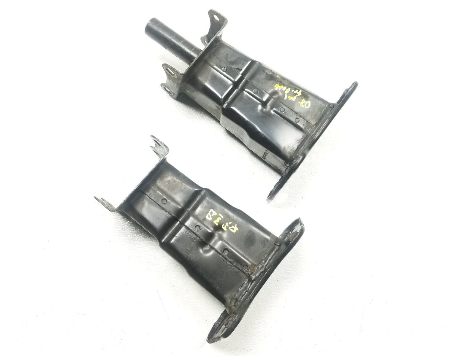 06-11 Mercedes ML500 Front Bumper Reinforcement Bracket Pair - OEM Replacement Parts for Crash Protection & Vehicle Safety | Perfect for Off-Roading & Daily Commuting