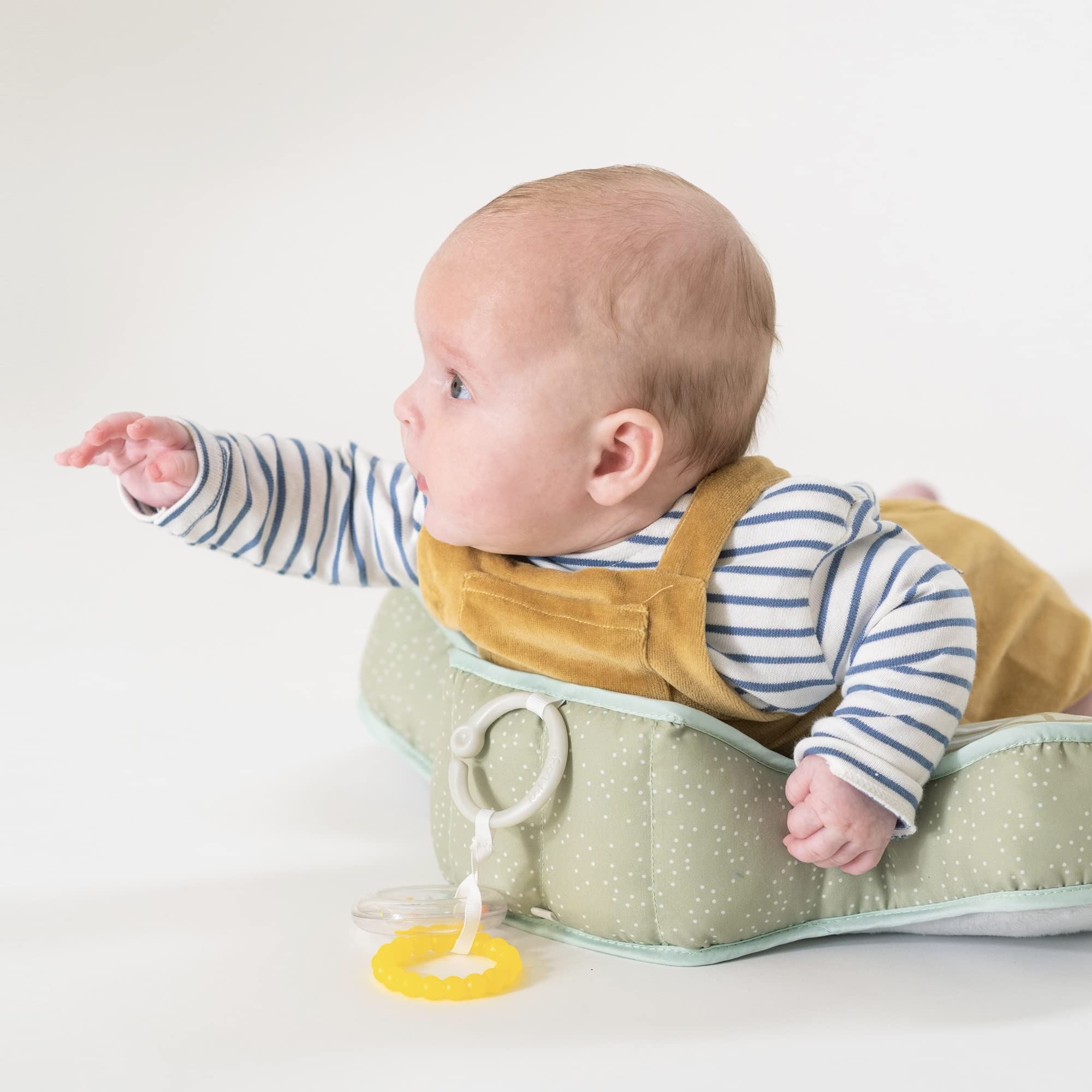 Taf Toys Tummy Time Cushion with Detachable Toys - Newborn Developmental Support for 0-6 Months | Strengthens Crawling Muscles | Montessori Sensory Toy for Infants & Toddlers | Perfect for Playtime, Floor Activities & Early Learning