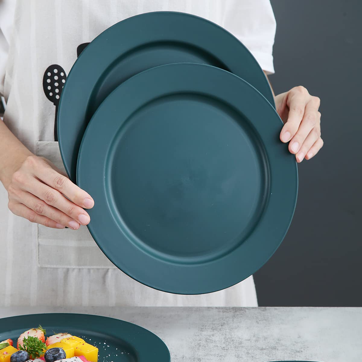Kyraton 10 Inch Large Plastic Plates Set of 8 - Unbreakable, Dishwasher & Microwave Safe, BPA Free, Lightweight Dinner Plates (Dark Green) - Perfect for Outdoor Picnics, Camping, Parties & Everyday Use