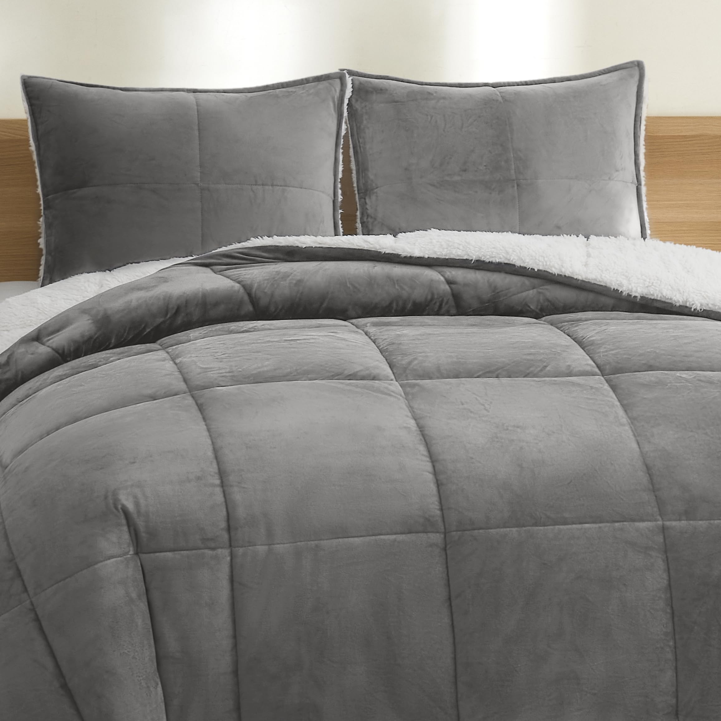 UGG Blissful Reversible Full/Queen Comforter Set - Plush Fluffy Down Alternative Bedding with 2 Pillow Shams | Hypoallergenic, Breathable & Warm | White & Seal Gray | Perfect for Cozy Winter Nights & Bedroom Decor