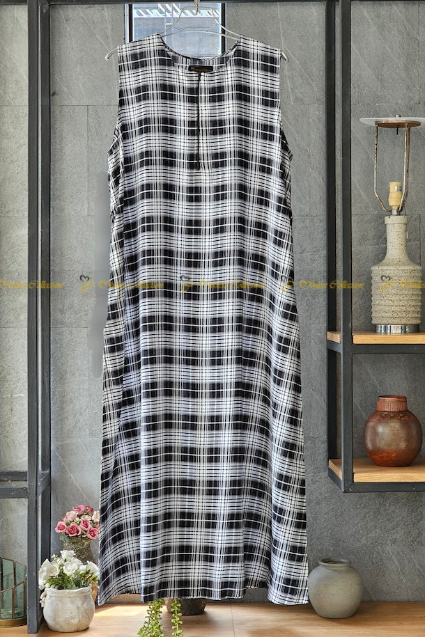 Stylish A-Line Sleeveless Checkered Dress - Perfect for Summer Outings, Beach Vacations & Casual Wear