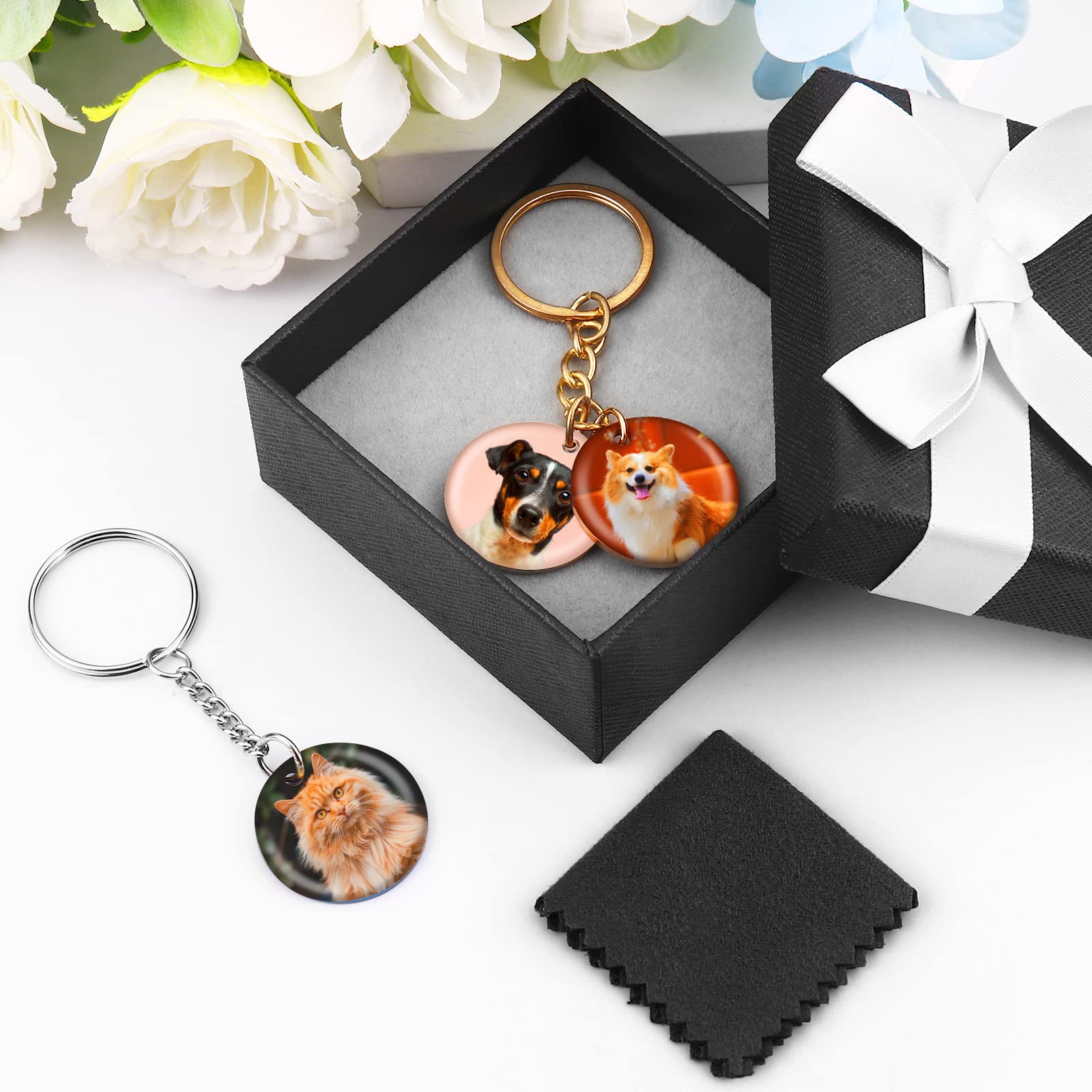 Custom Round Photo Dog Keychain - Personalized Pet Memorial Gift for Dog Moms & Animal Lovers | Perfect for Keyrings, Pet Loss Remembrance, and Unique Pet Owner Gifts
