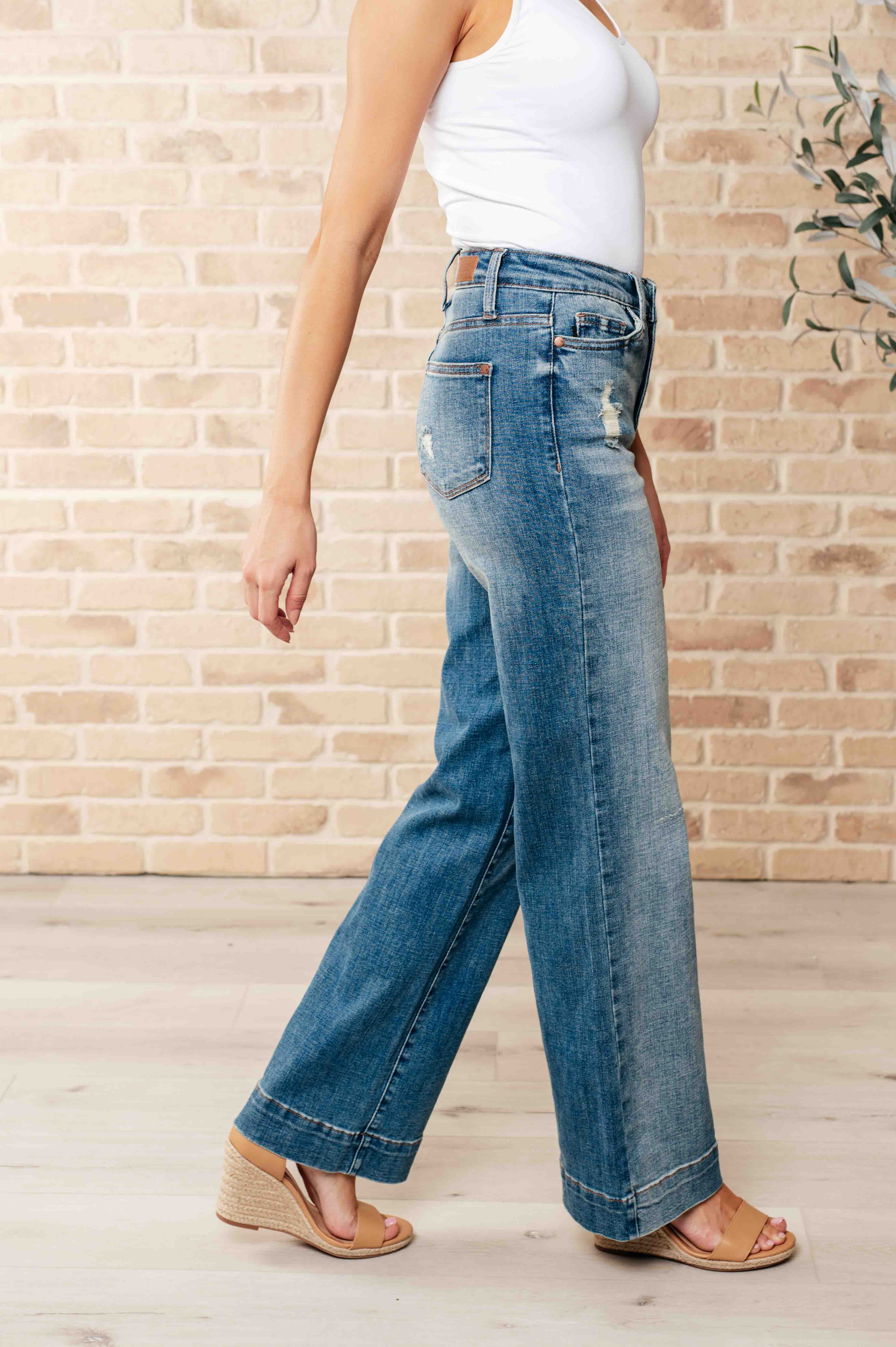 Katrina High Waist Distressed Denim Jeans for Women - Vintage Ripped Skinny Jeans - Perfect for Casual Outfits & Street Style Fashion
