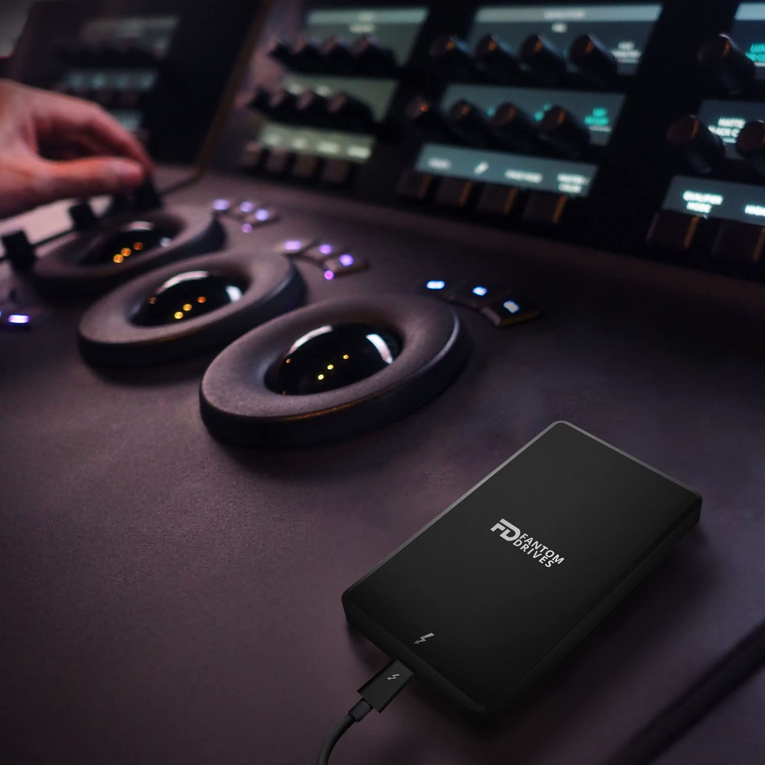Fantom Drives 4TB Portable SSD - Thunderbolt 3/4 & USB 3.2 Type-C External Solid State Drive - 2800MB/s Speed - 3D NAND TLC Flash - Intel Certified (TB3X-2300N4TB) - Perfect for Gaming, Video Editing & Data Backup