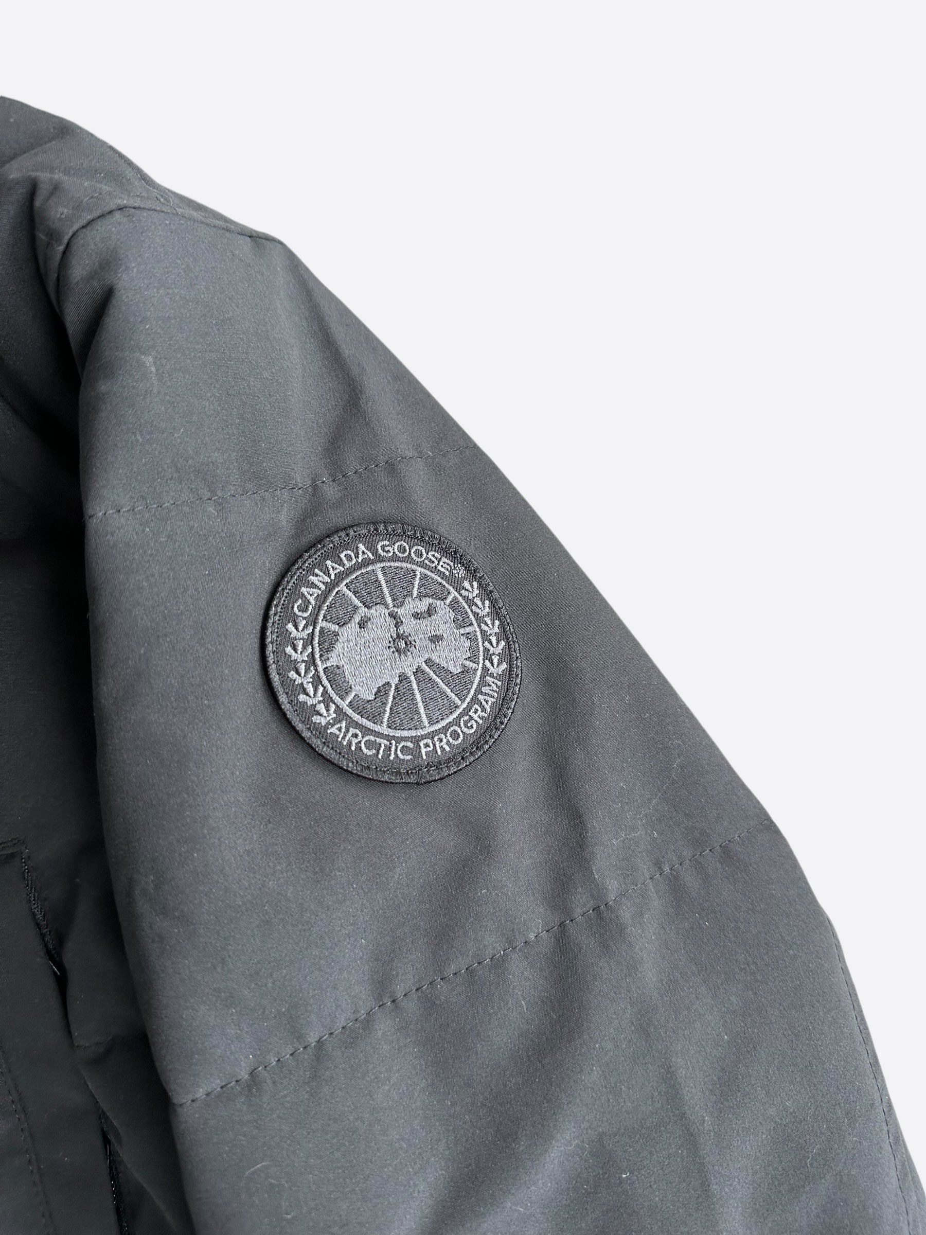 Canada Goose Black Wyndham Black Label Men's Winter Jacket - Premium Waterproof Parka for Extreme Cold Weather - Ideal for Snowboarding, Skiing & Outdoor Adventures