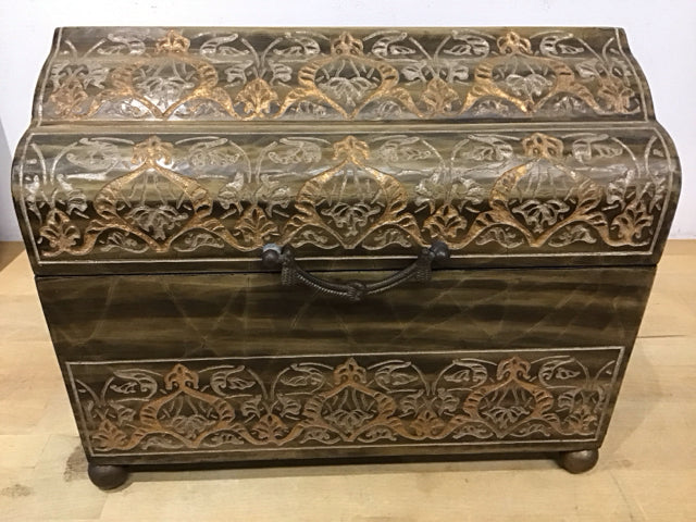 12x16 Castillian Imports Vintage Decorative Storage Trunk - Rustic Home Decor for Living Room, Bedroom or Entryway Storage