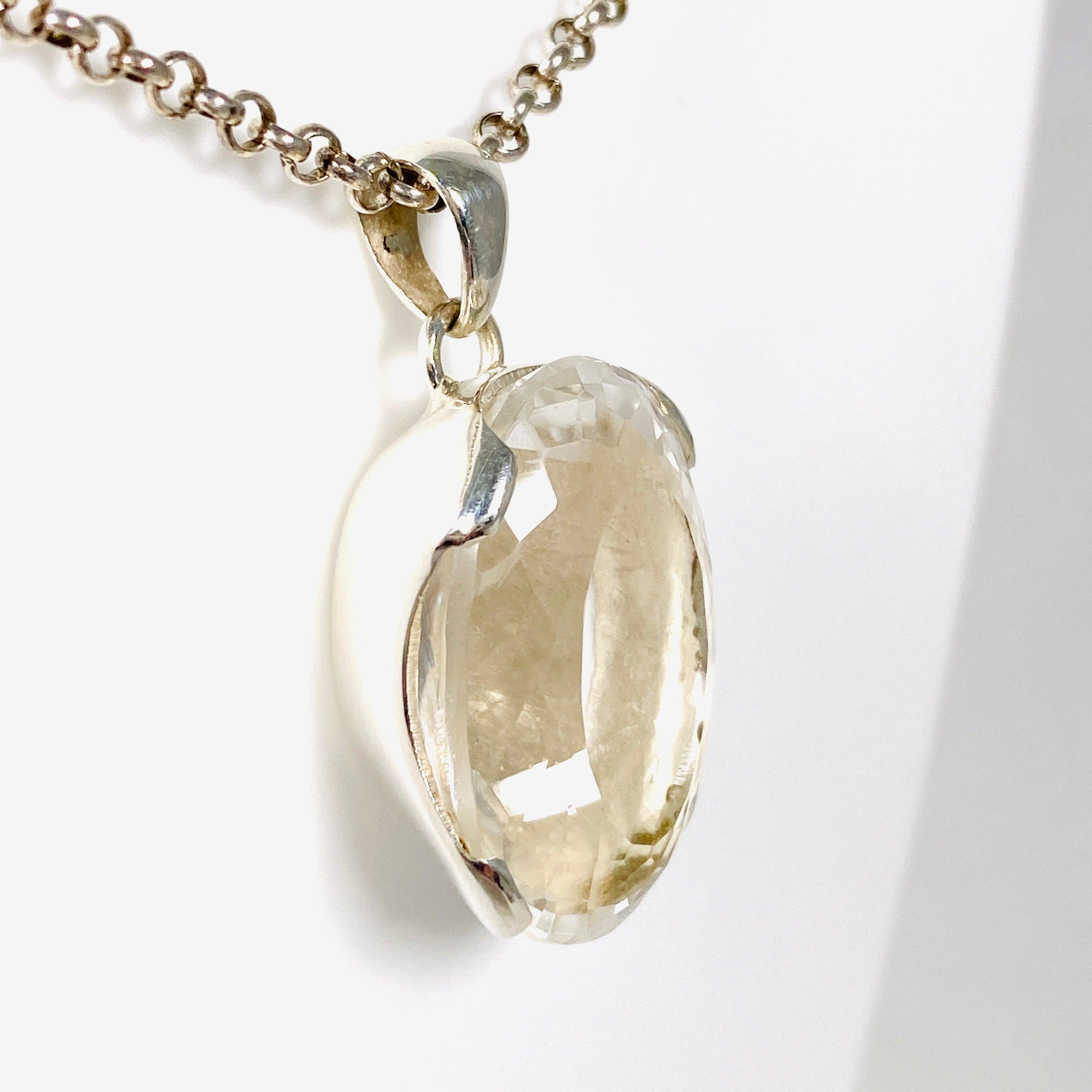 Natural Clear Quartz Faceted Oval Pendant Necklace - Elegant Healing Crystal Jewelry for Meditation, Energy Cleansing & Spiritual Gifts