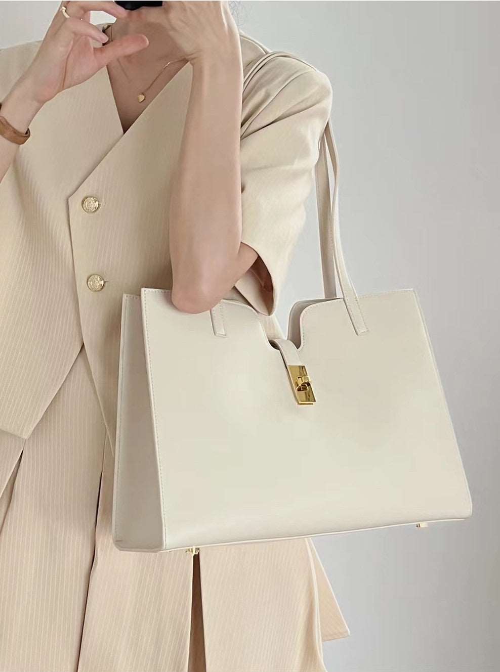 Stylish & Functional Women's Work Tote Bag - Perfect for Office, Business Meetings & Professional Commuting