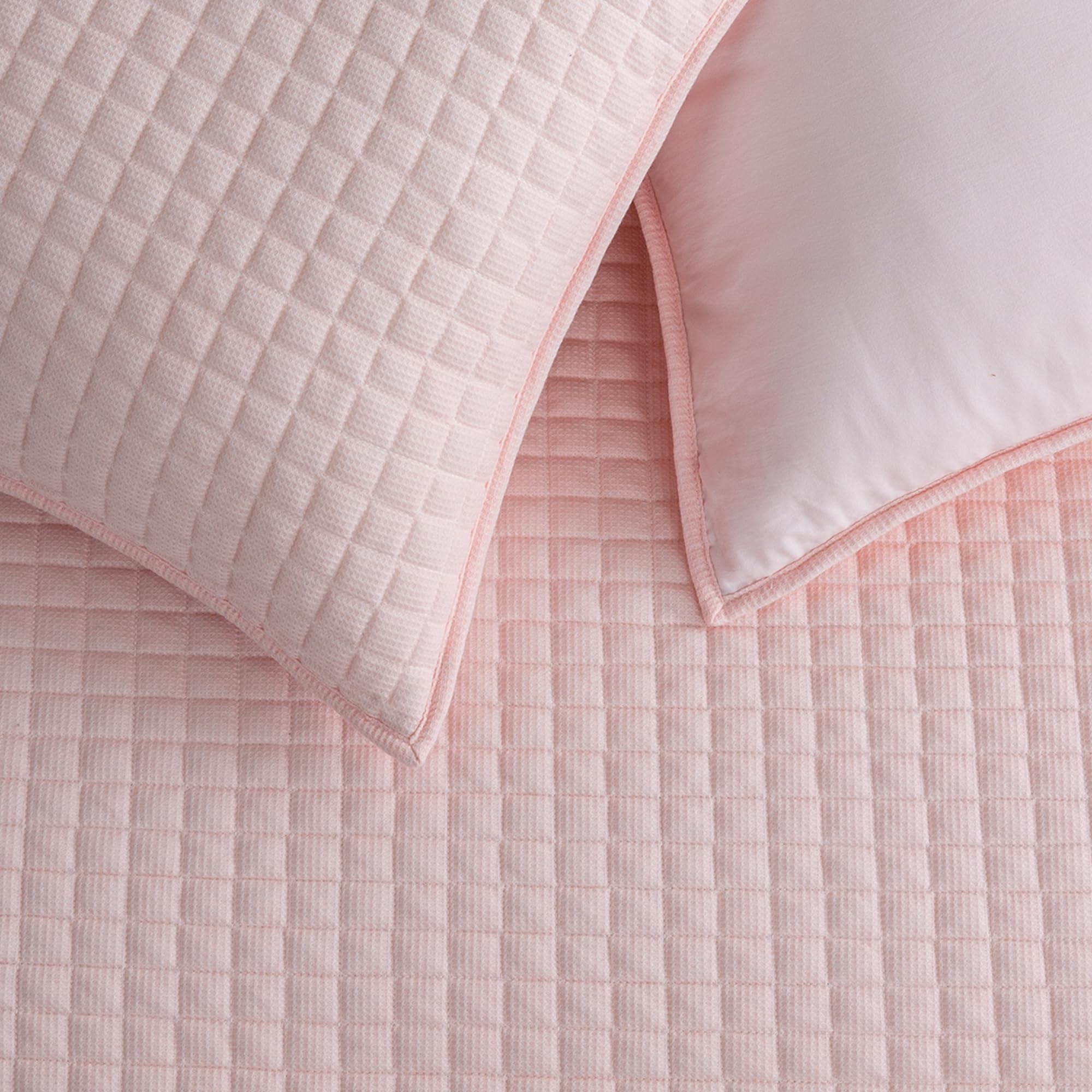SHALALA Light Pink Waffle Quilt Bedding Set Queen Size - Soft & Breathable All-Season Comforter with 2 Pillow Shams | Cozy Bedspread for Girls' Room, Guest Bedroom & Dorm Decor
