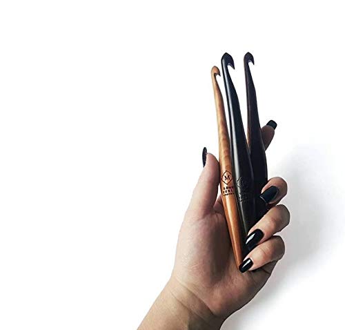 Premium FURLS Streamline Camwood Crochet Hook 7