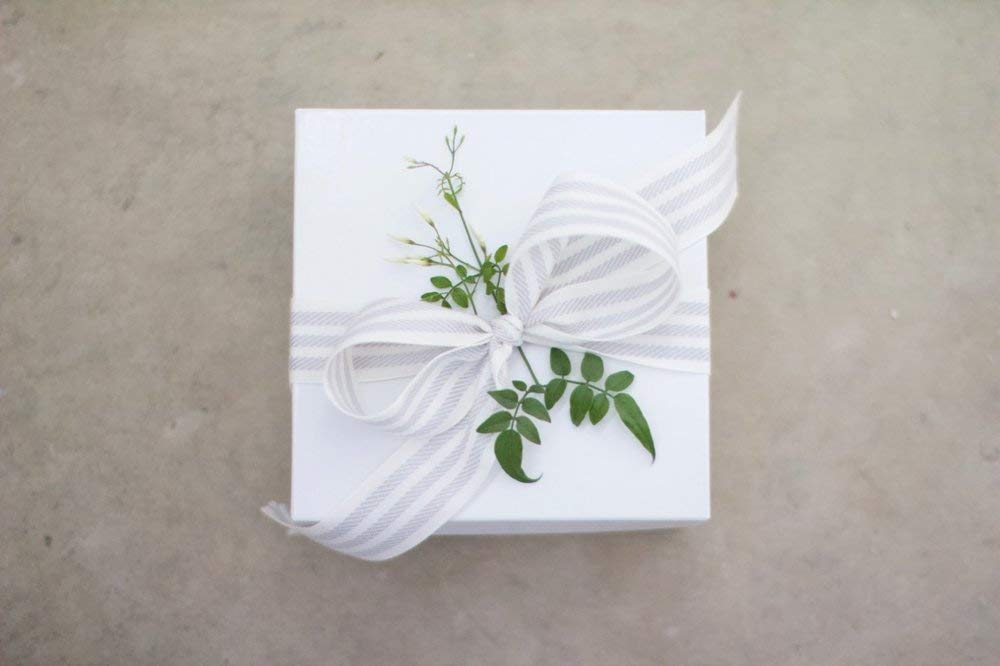 Lavender Essential Oil Gift Set for Women - Handmade Aromatherapy Box with Relaxing Scents - Perfect Housewarming, Birthday & Thank You Gifts - Ideal for Home Spa, Meditation & Stress Relief
