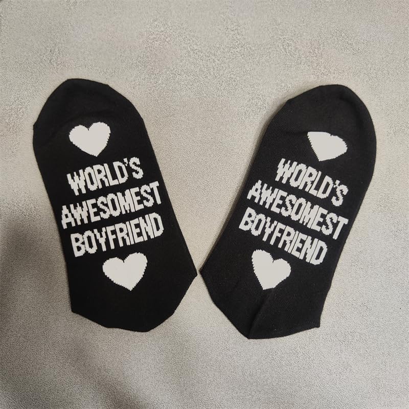 Awesome Boyfriend Socks - Funny & Cute Gift for Him - Anniversary, Valentine's Day & Christmas Presents - Perfect for Couples & Romantic Occasions
