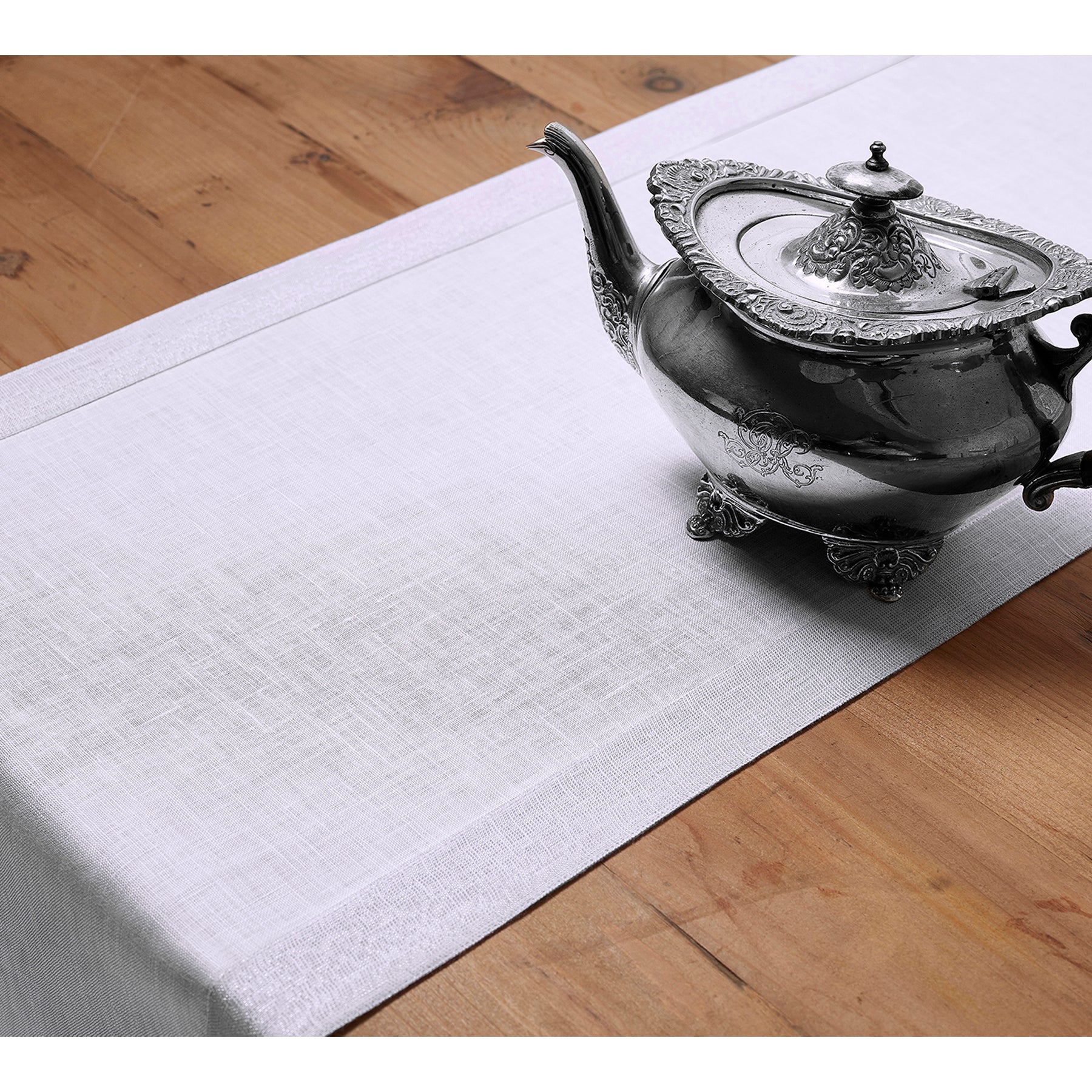 Festive Edge Table Runner - Elegant Holiday Dining Decor for Christmas, Thanksgiving & Parties | Perfect for Home, Events & Special Occasions
