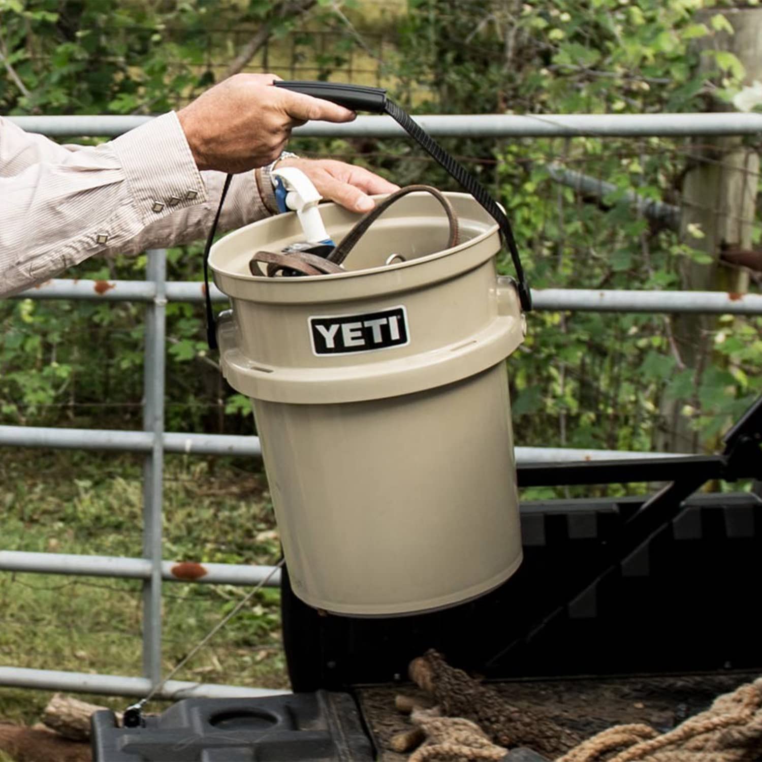 YETI Loadout 5-Gallon Heavy-Duty Bucket - Durable Impact-Resistant Fishing & Utility Pail for Outdoor Adventures, Camping, Hunting & Worksite Use