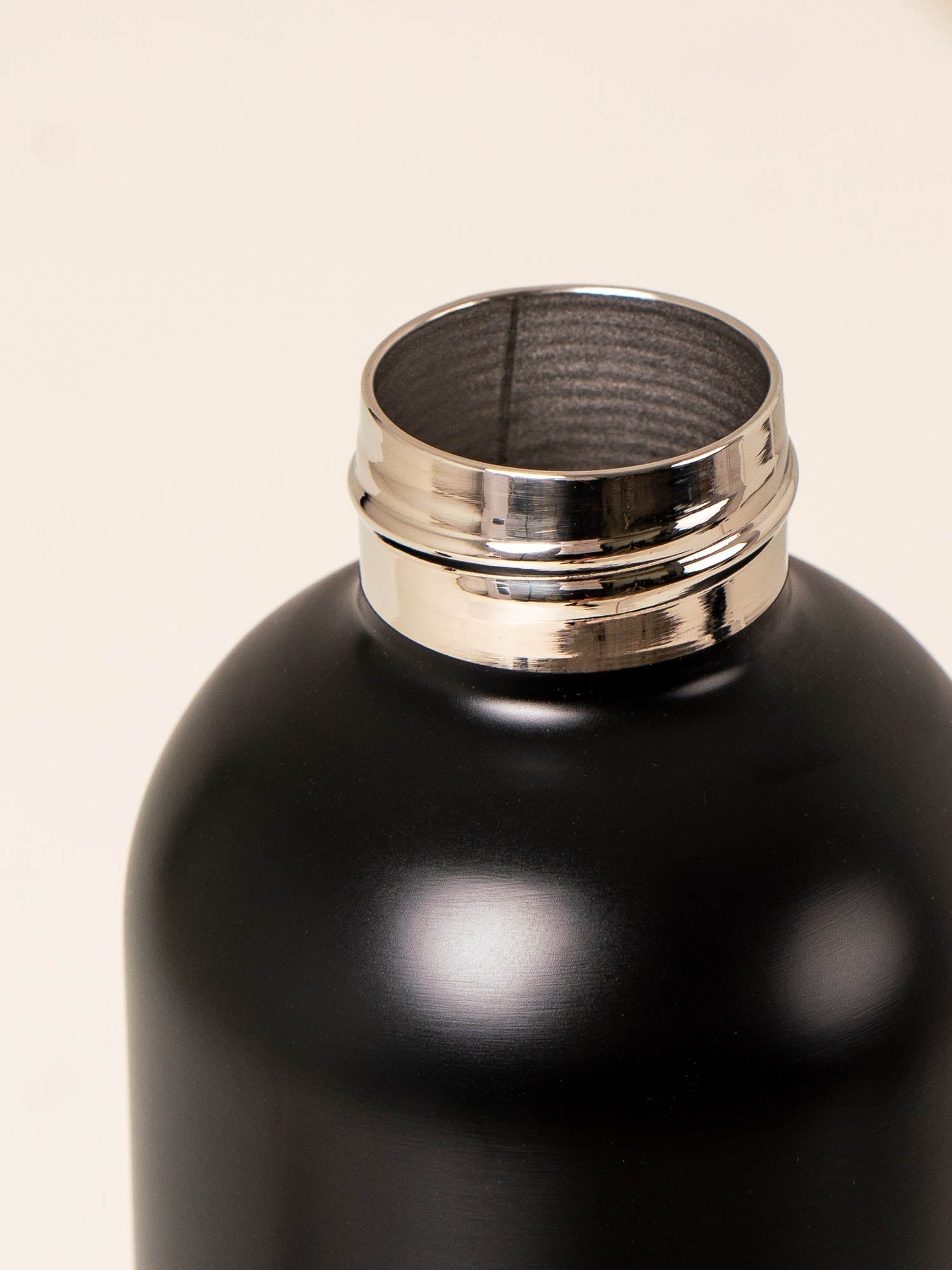 Premium Stainless Steel Water Bottle - 20oz Vacuum Insulated, Leak Proof, BPA Free - Ideal for Gym, Hiking, Travel & Everyday Hydration